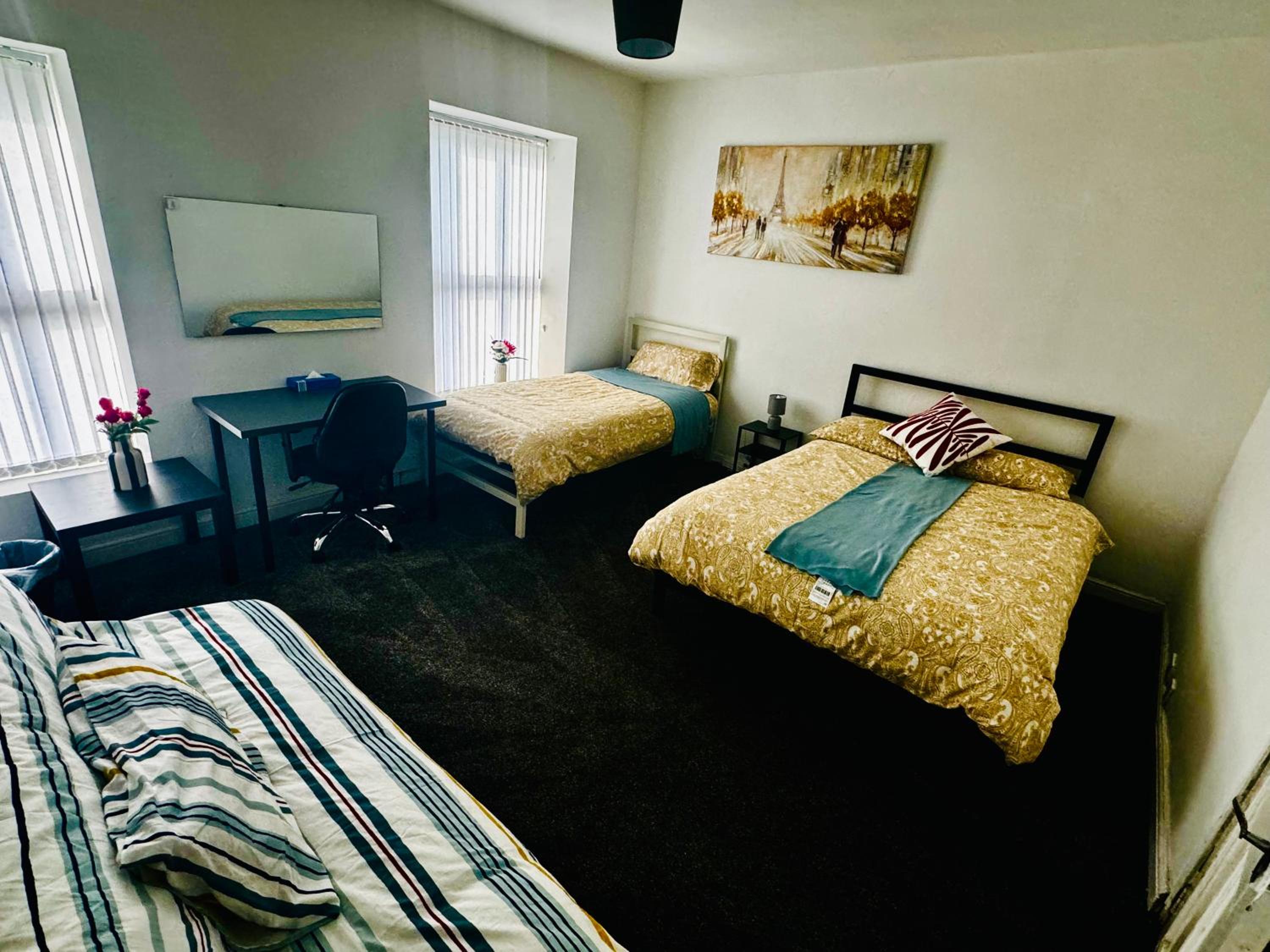 Deluxe Double Room (2 Adults + 1 Child) photo 2