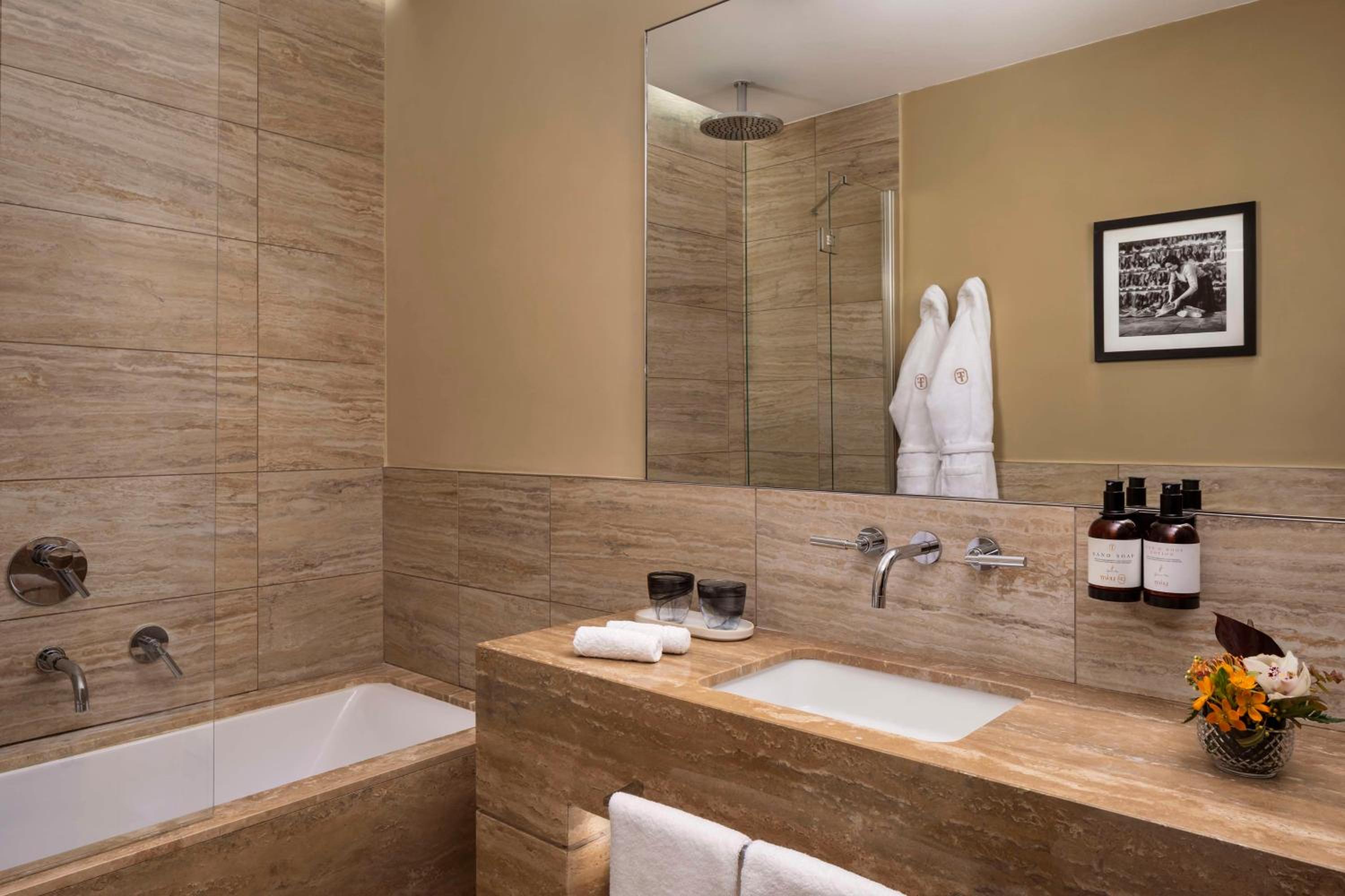Premium Double or Twin Room photo 2