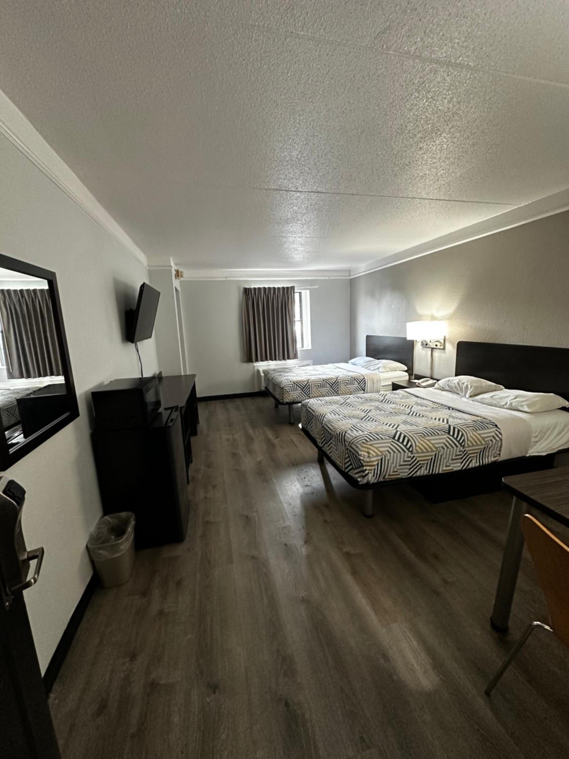 Deluxe Quadruple Room - Photo 3
