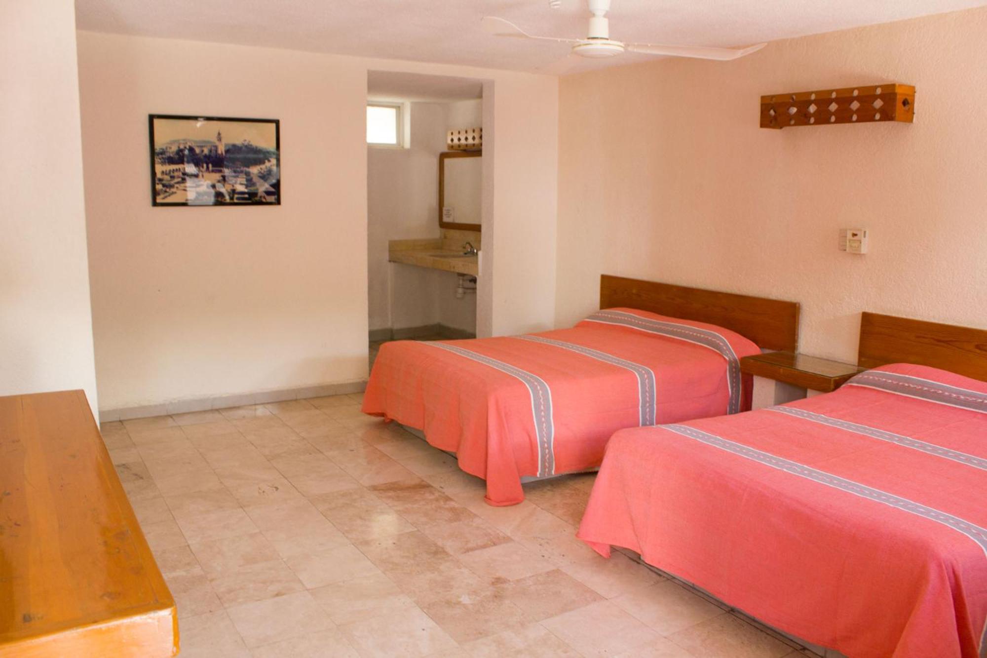 Double Room with Two Double Beds photo 2