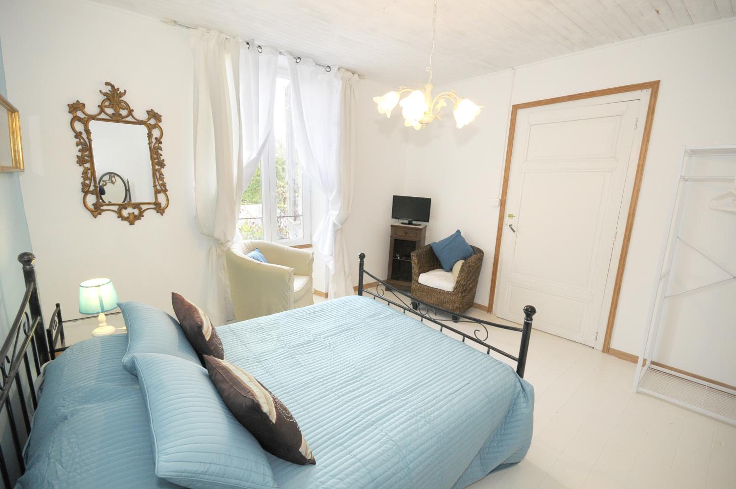 Family Suite - Photo 10