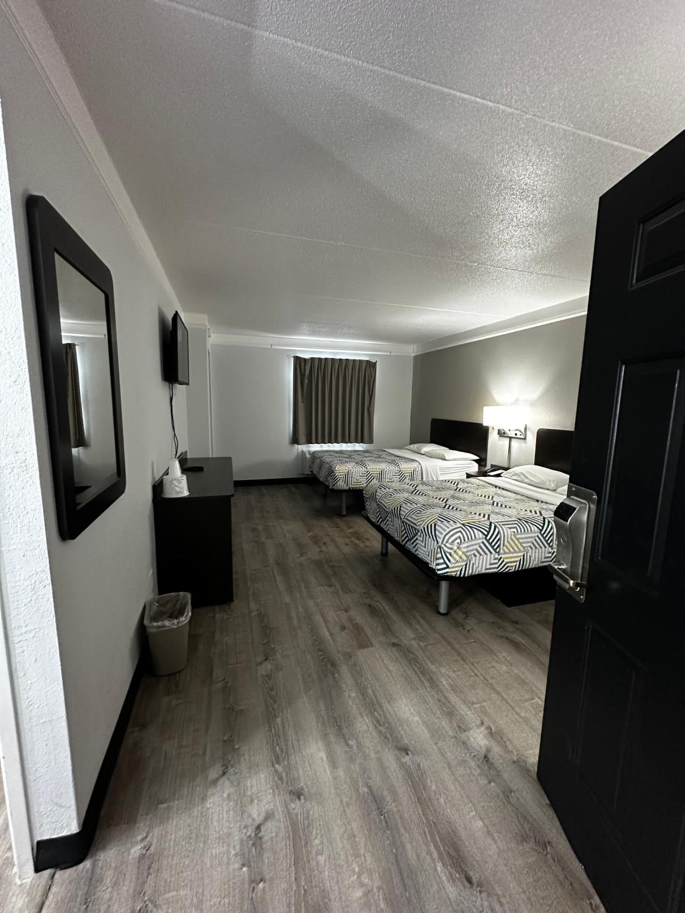 Quadruple Room - Disability Access - Photo 2