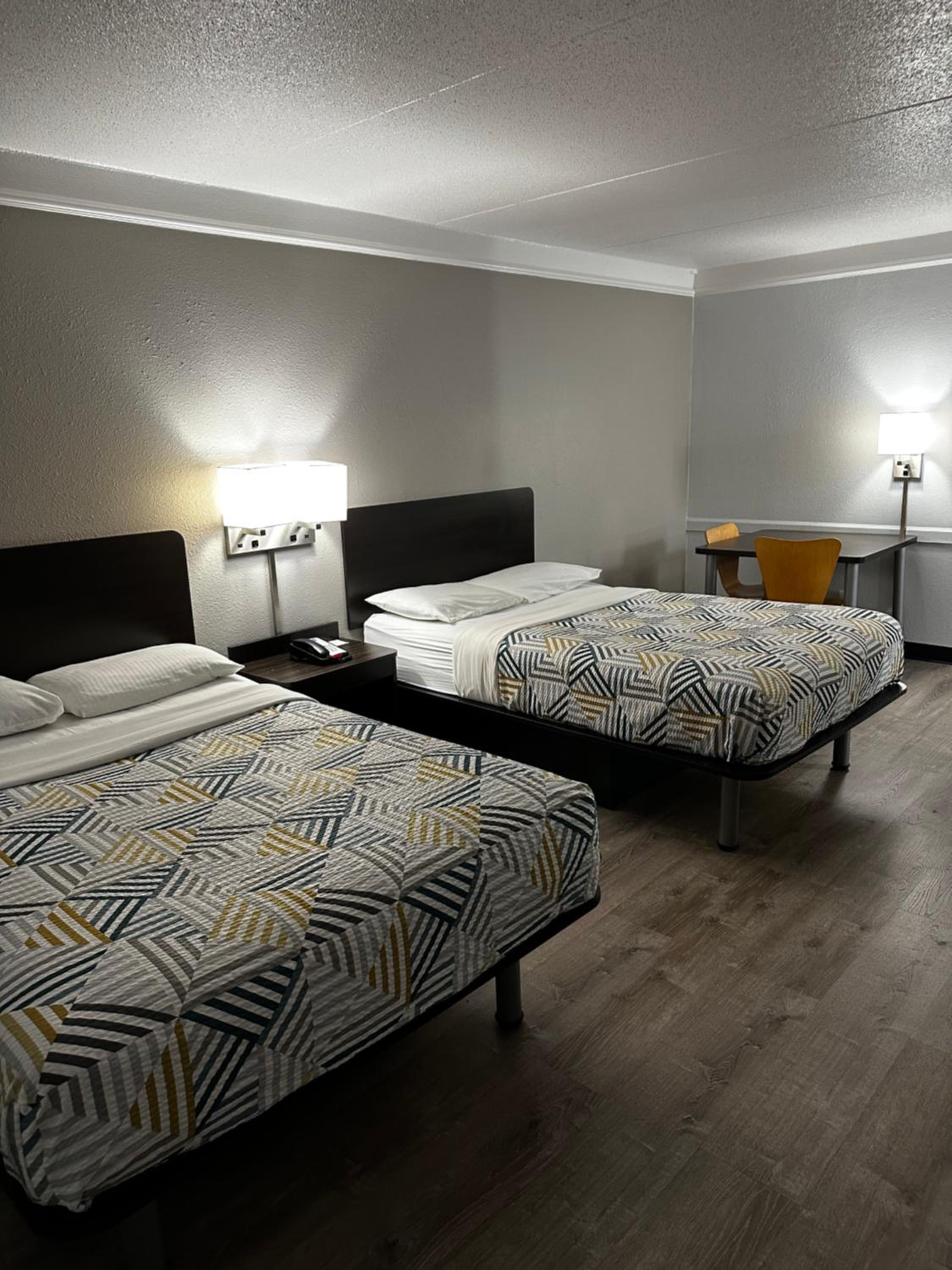 Quadruple Room - Disability Access - Photo 3