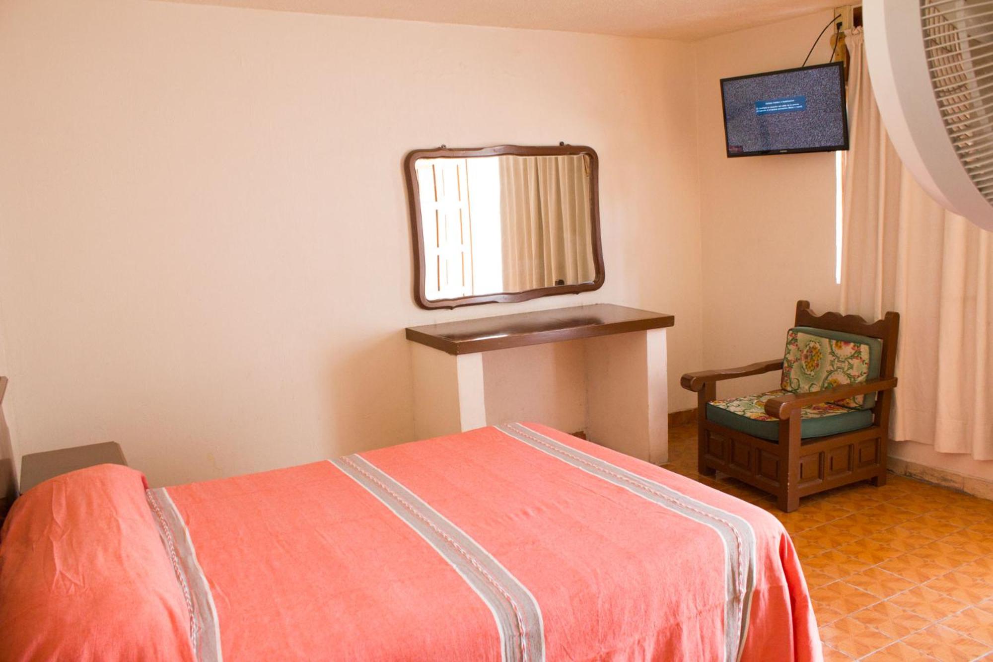 Basic Double Room photo 2
