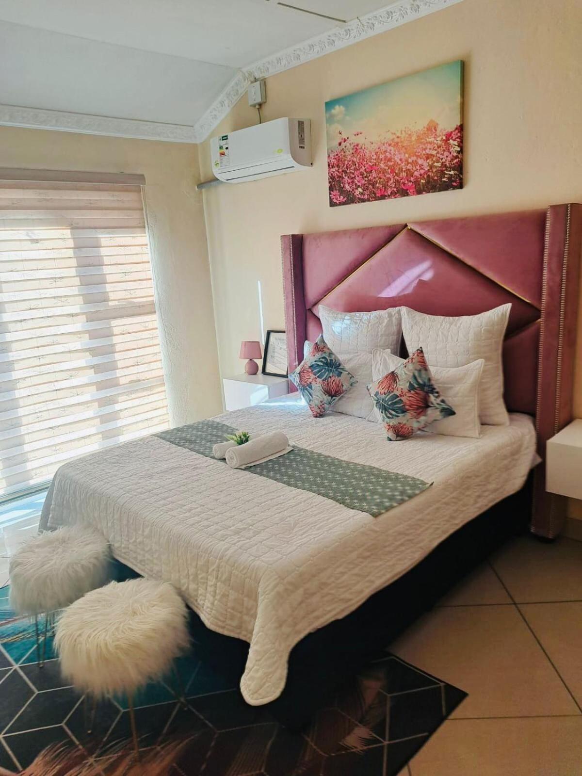 Deluxe Double Room photo 2