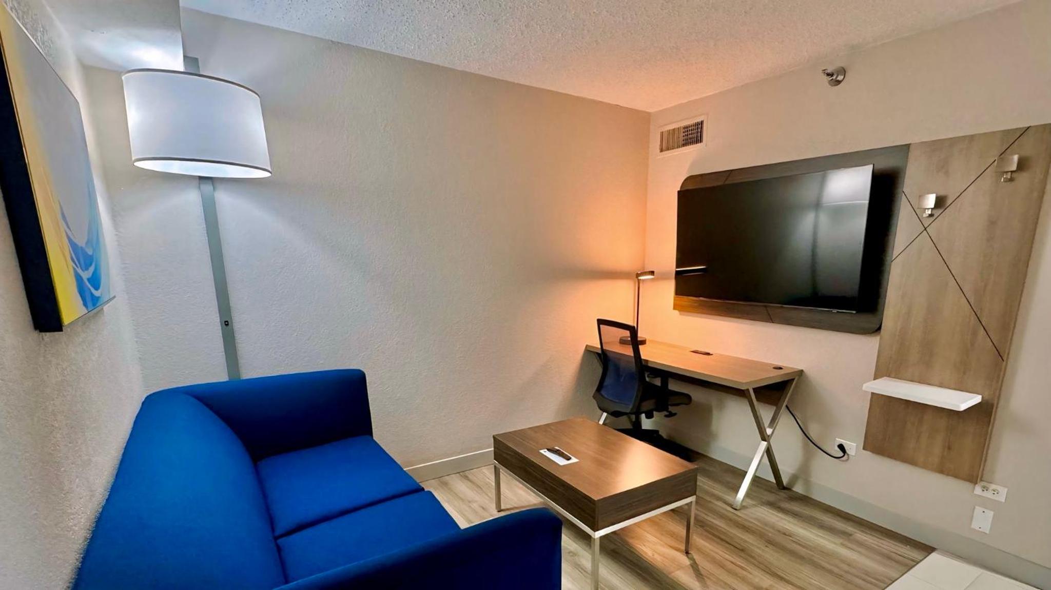 King Suite - Photo 7