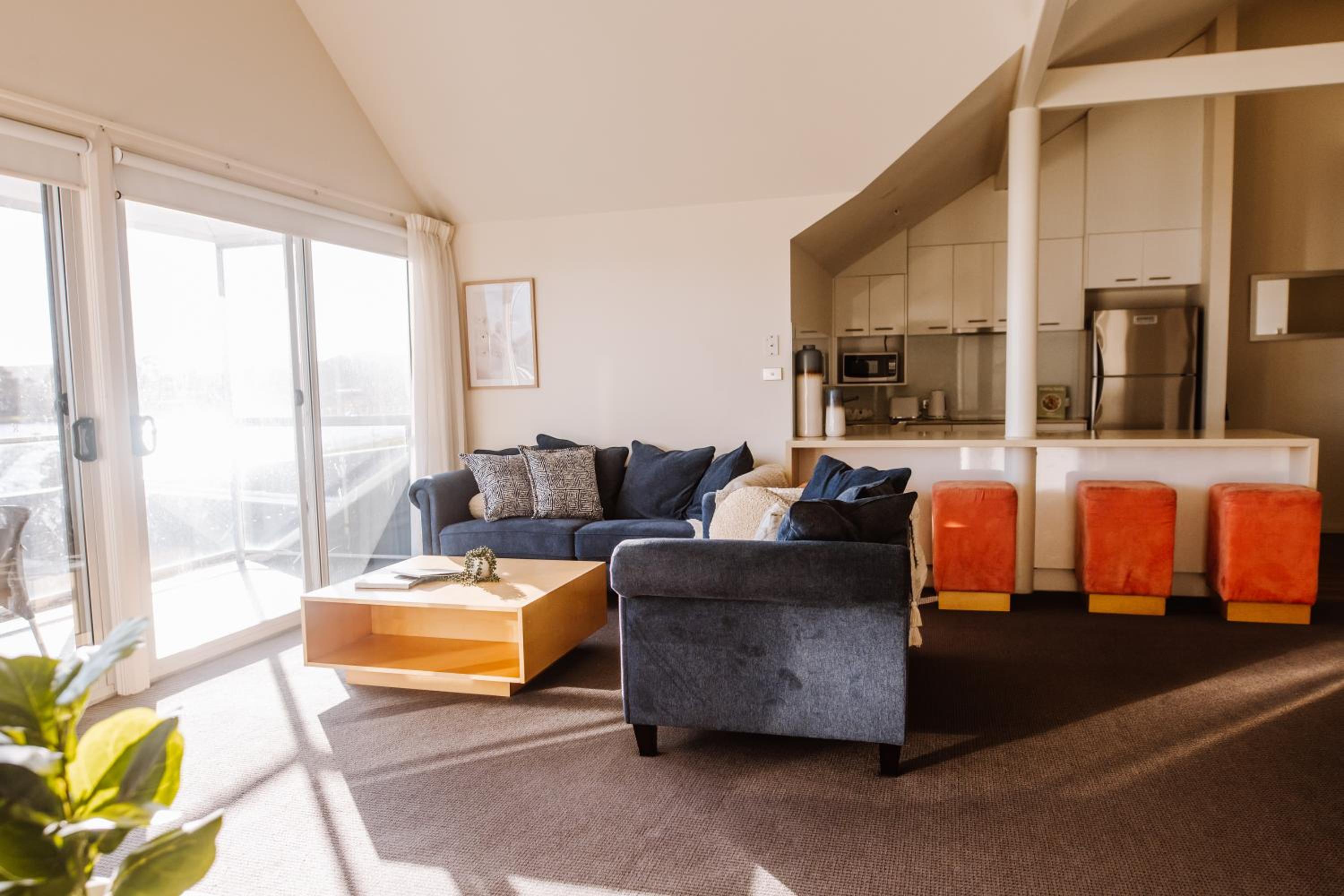 Deluxe Family Suite - Photo 5