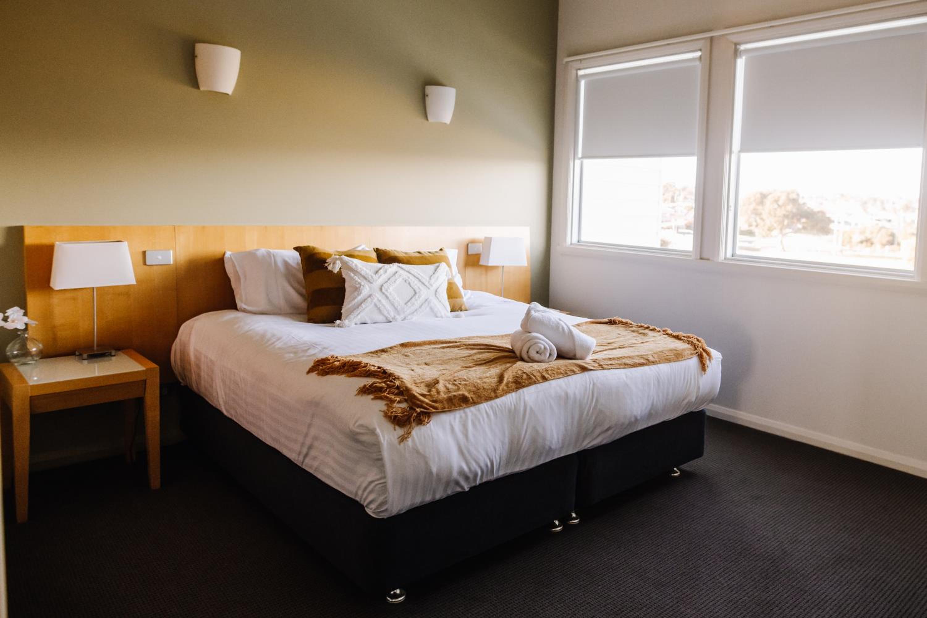 Deluxe Family Suite - Photo 6