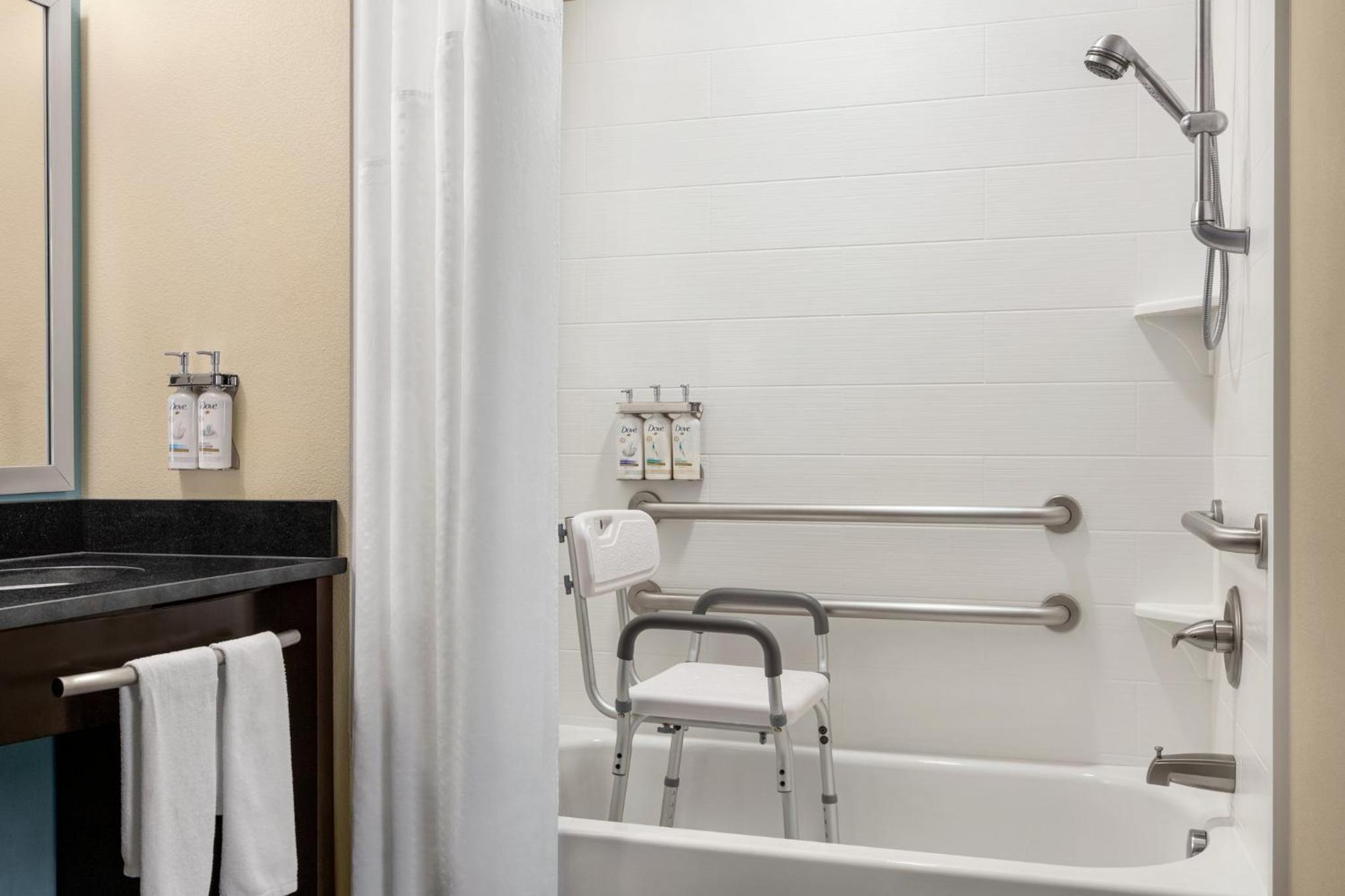 Standard King Room with One Queen Bed - Communication/Mobility Accessible, photo 6