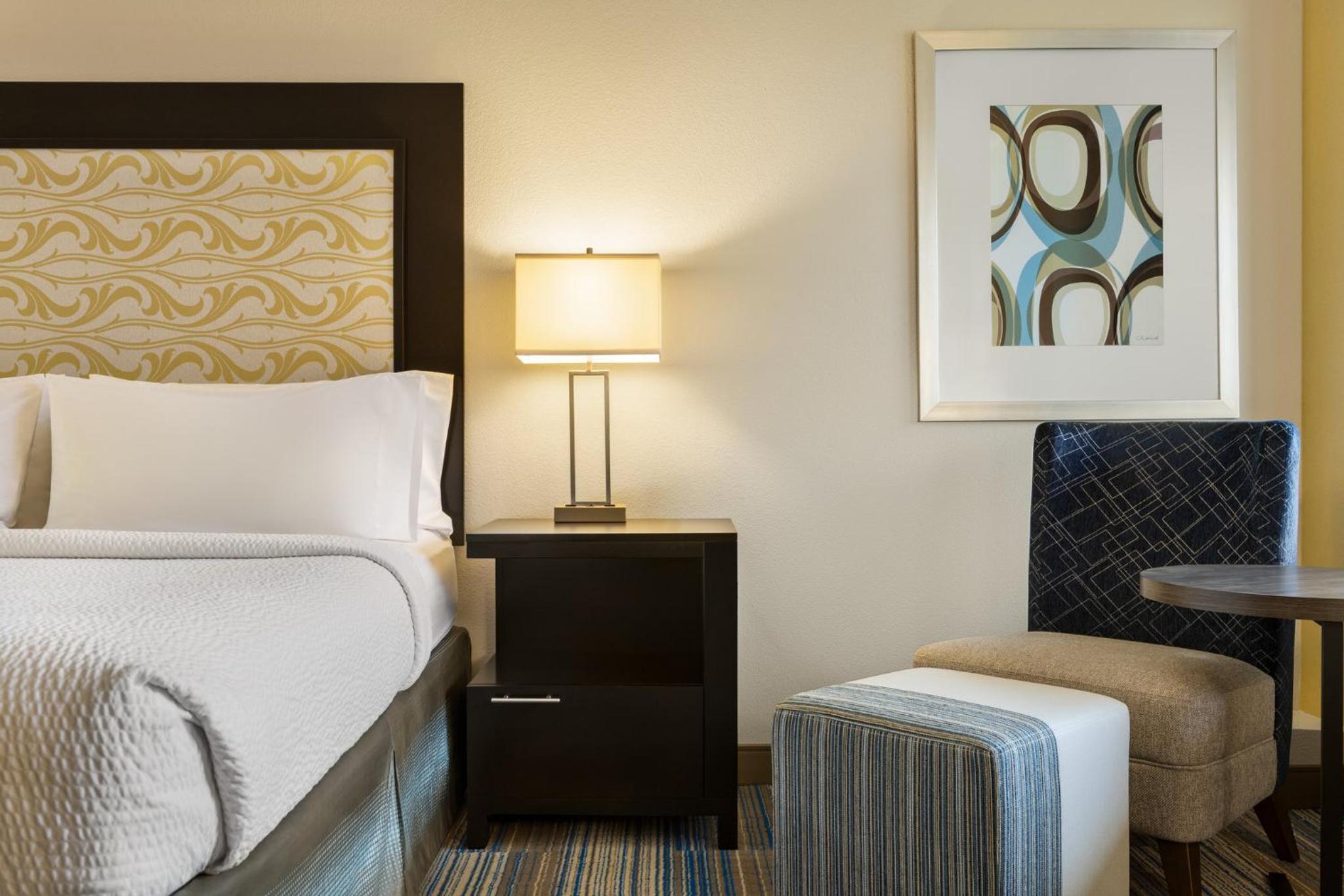 King Suite with Mountain View and Sofa Bed