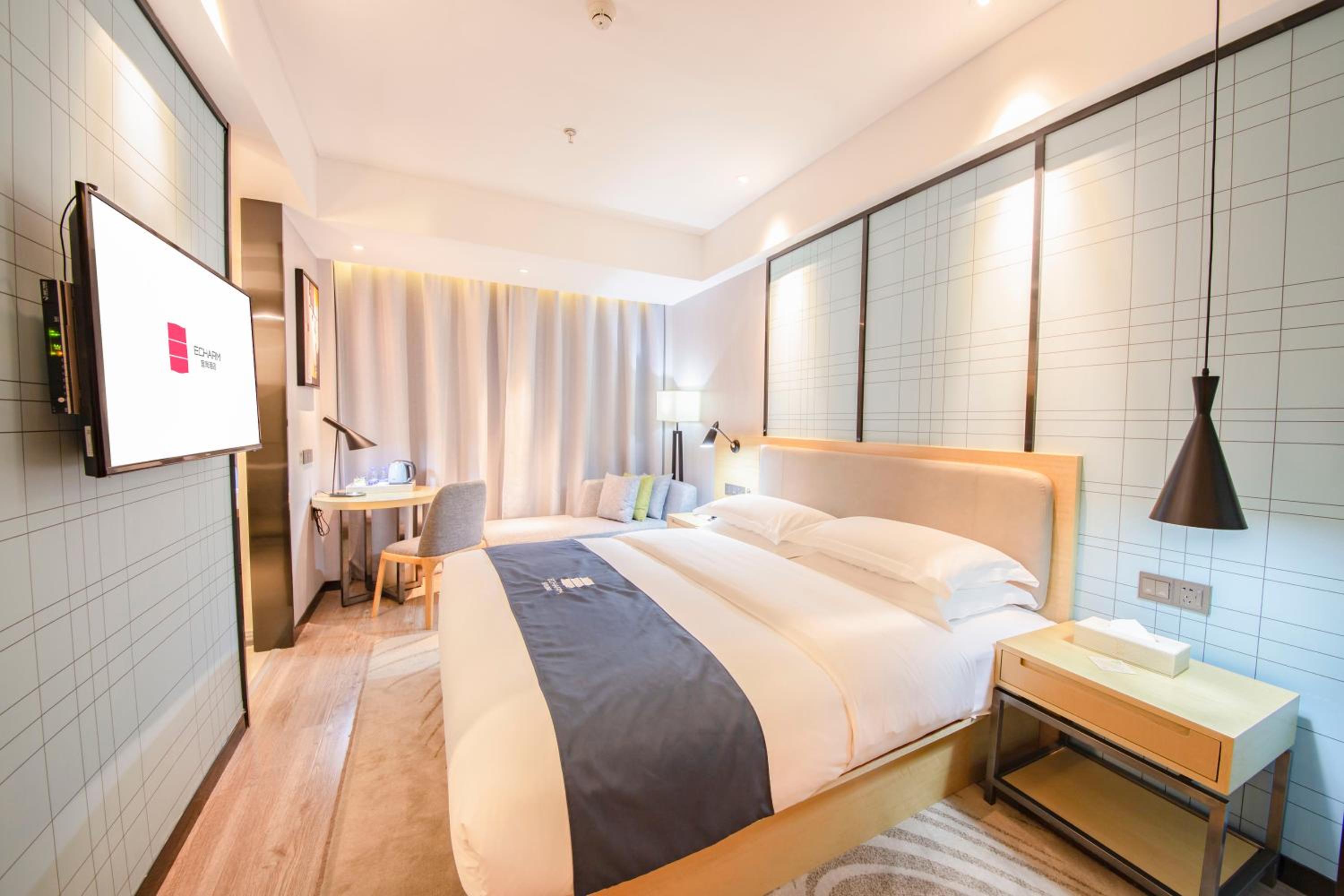 Deluxe Queen Room