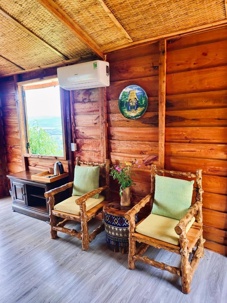 Deluxe Bungalow photo 2