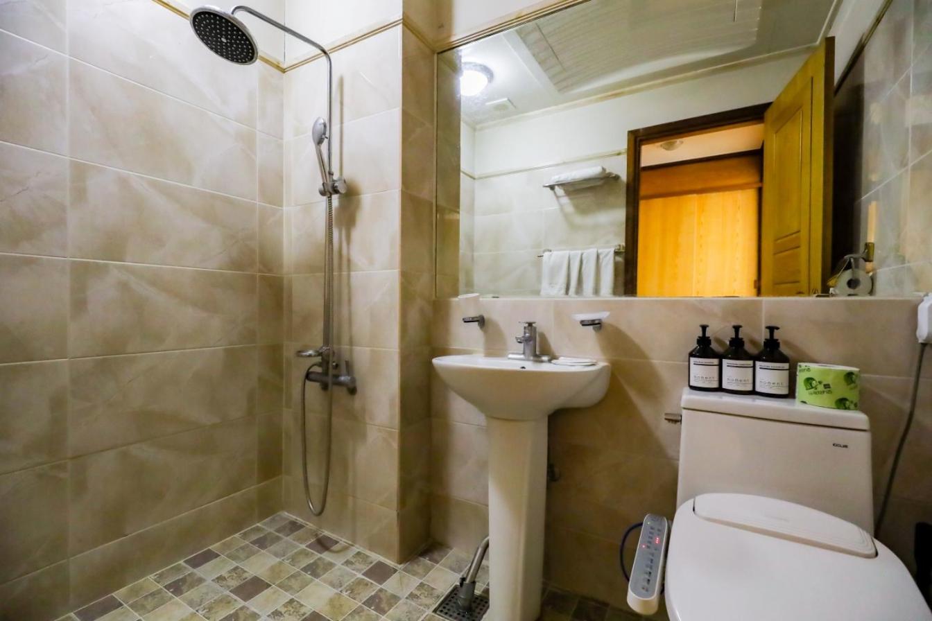 Standard Double Room - Photo 5