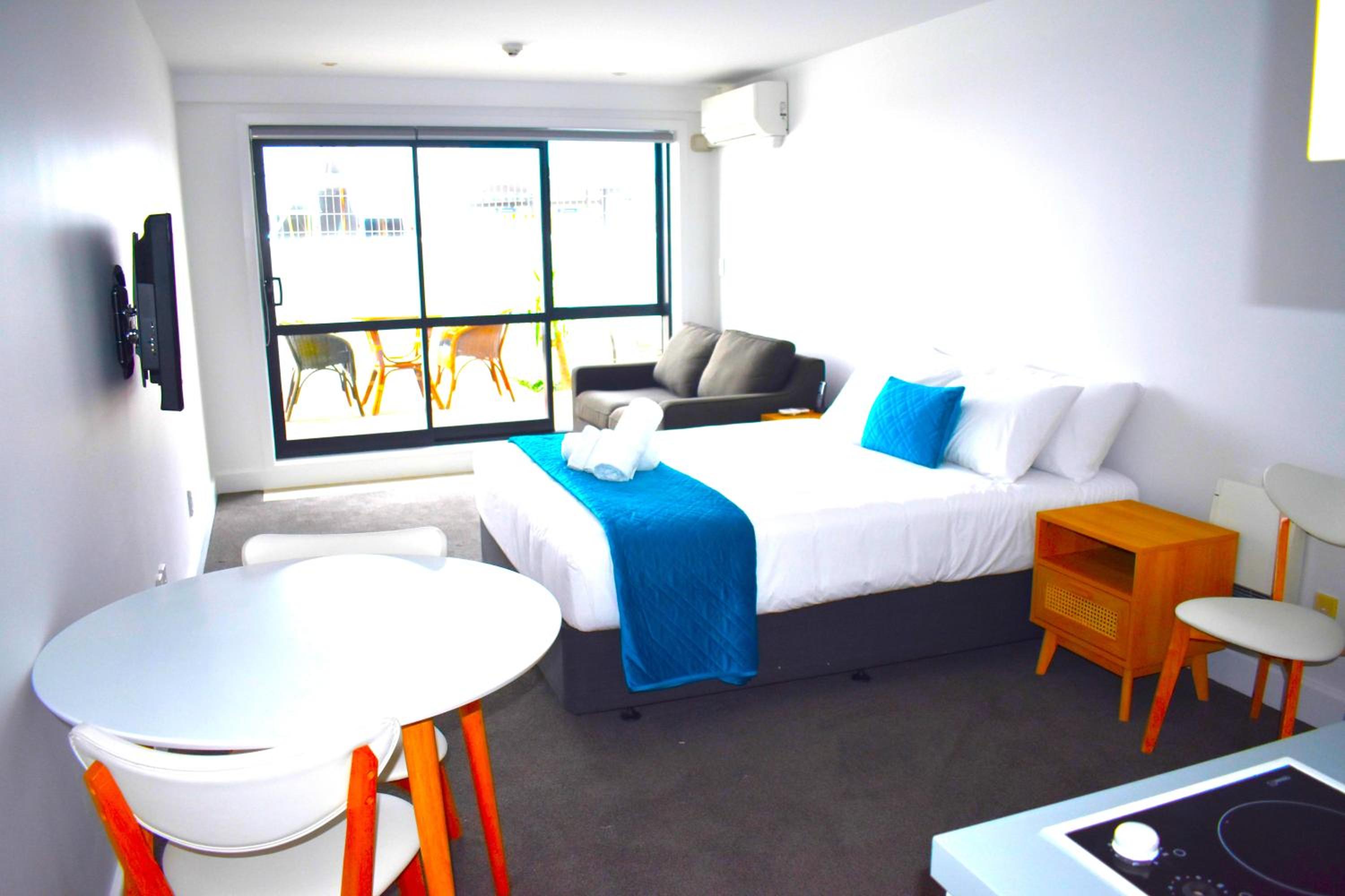 Studio with Sofa Bed photo 3