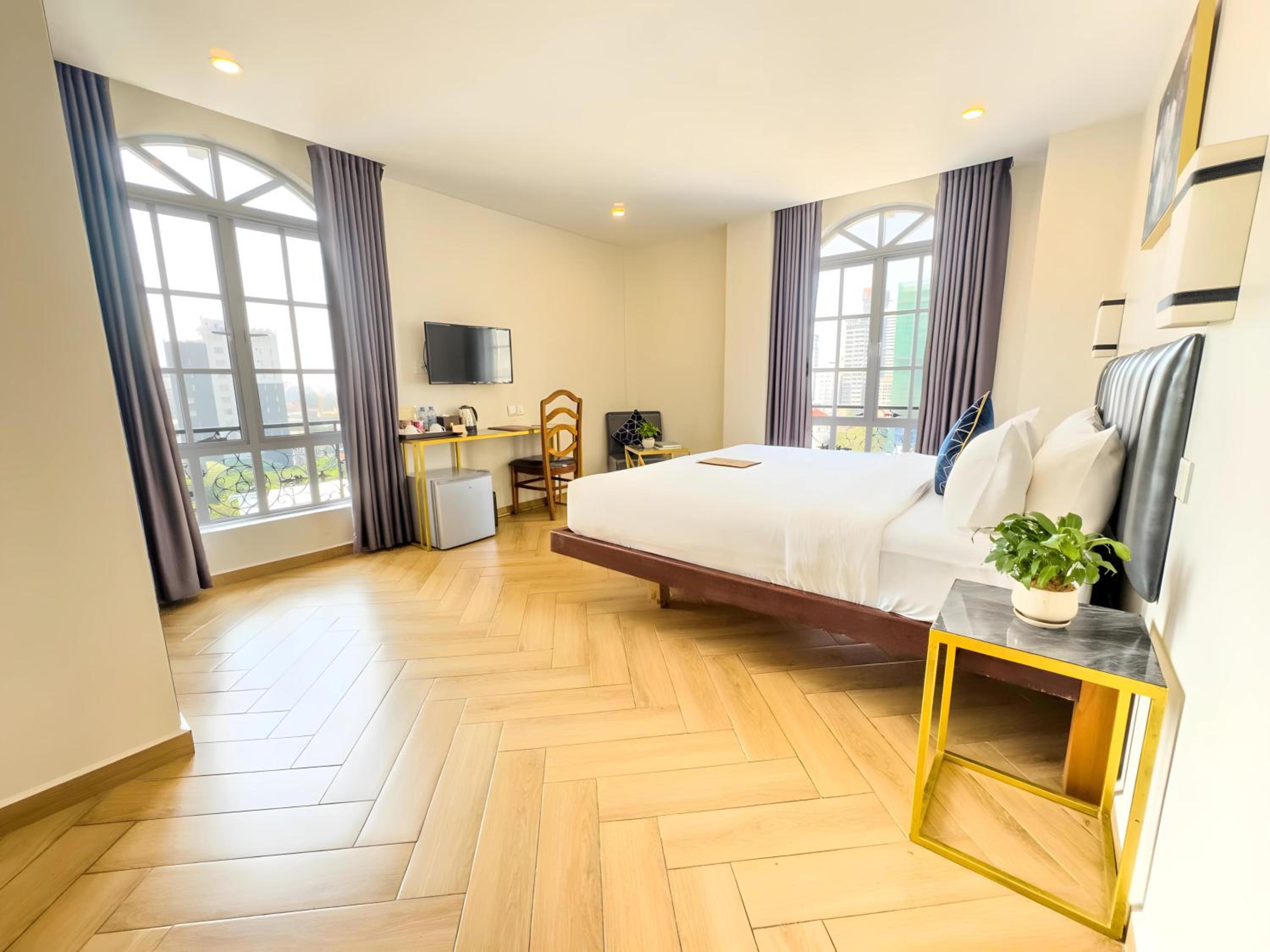 Luxury Suite - Photo 10