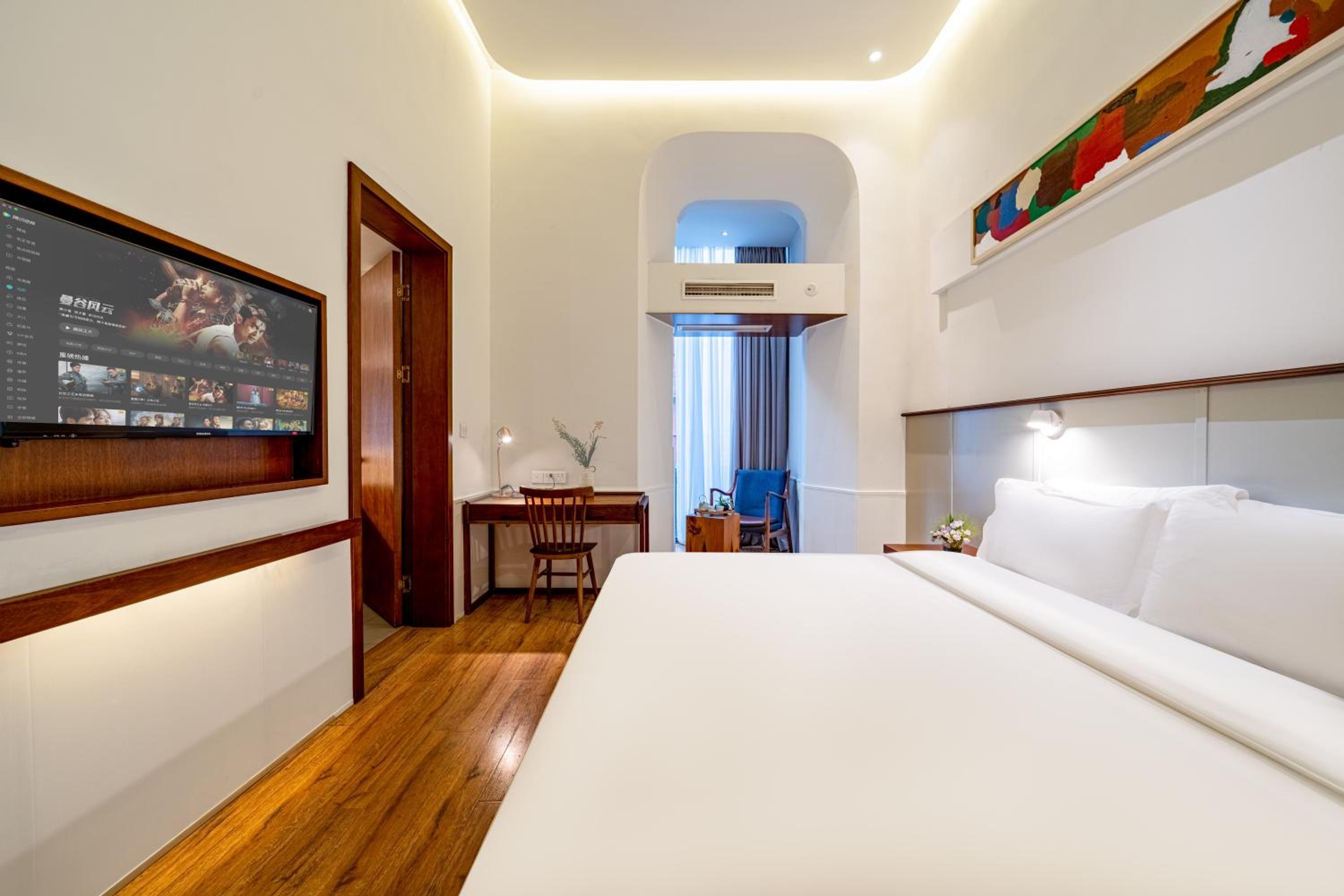 Large Double Room