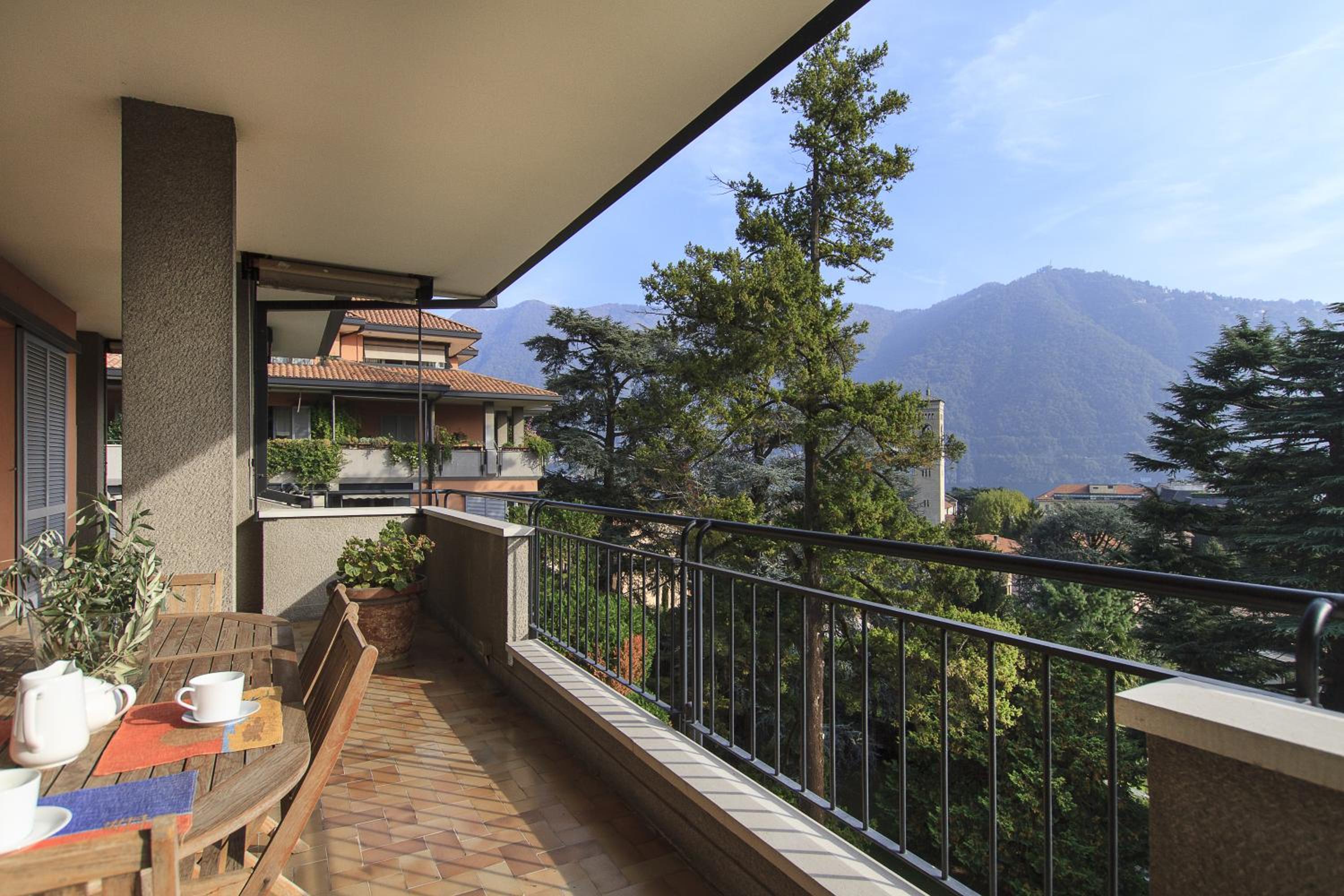 Apartment with Lake View photo 2