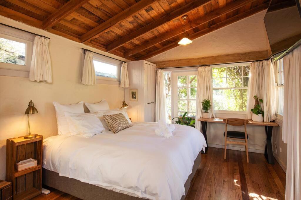 One-Bedroom House photo 1