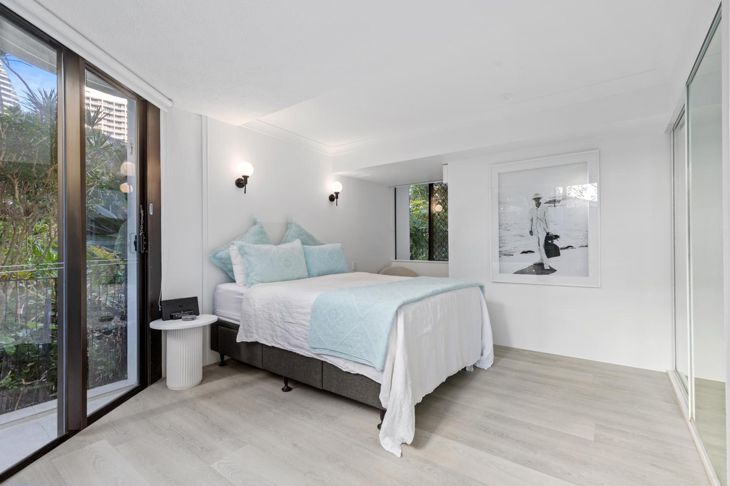 Two Superior Bedroom Apartment thumbnail 5