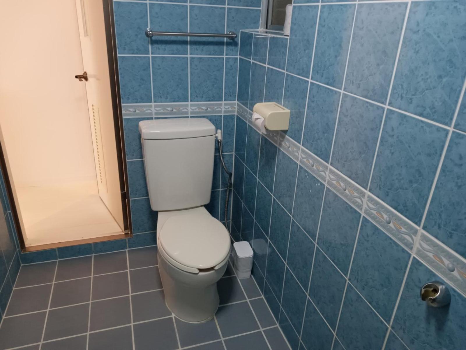 Standard Twin Room - Photo 4