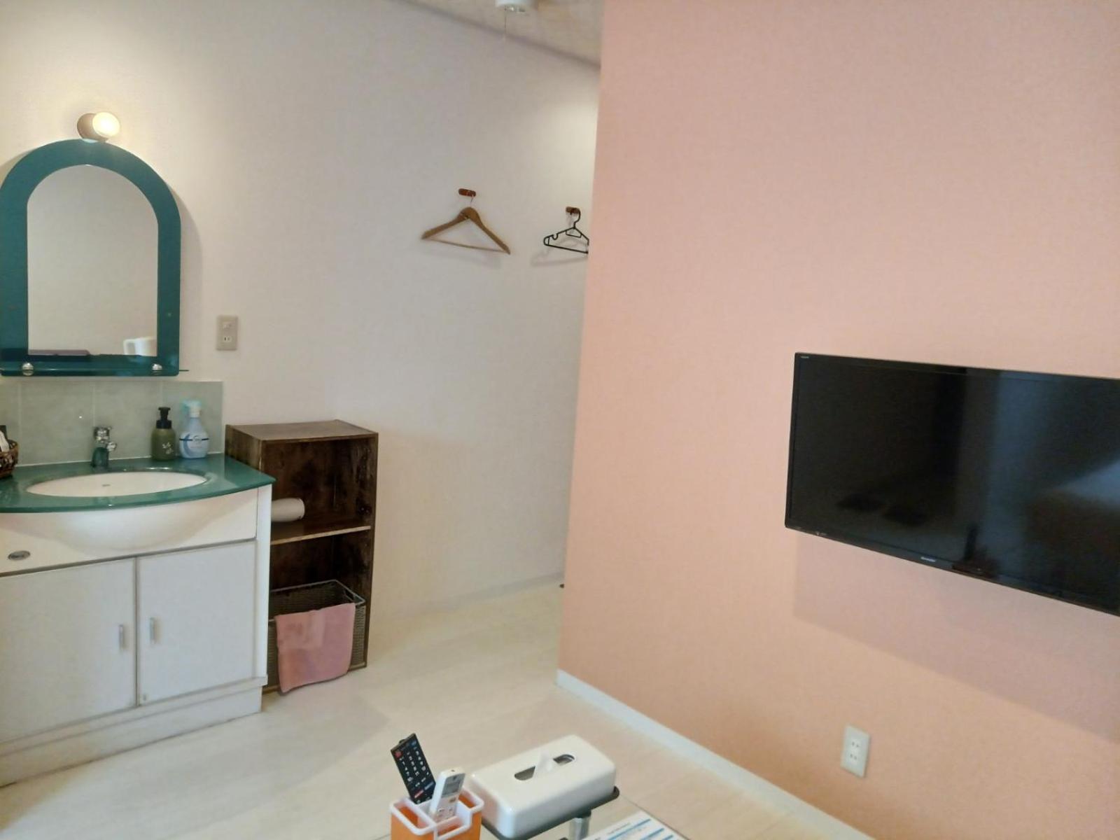 Standard Twin Room - Photo 2