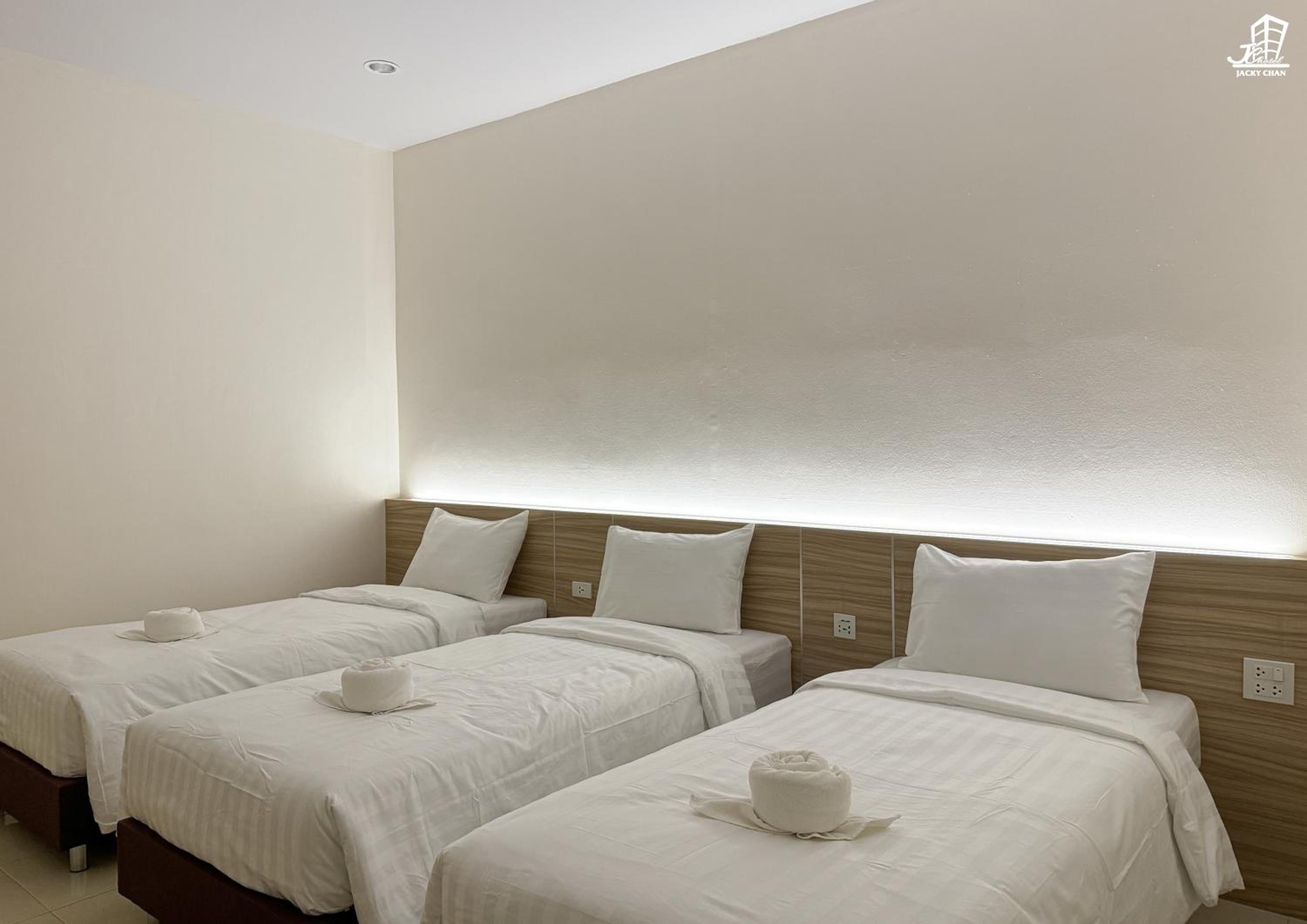 Classic Triple Room - Photo 10