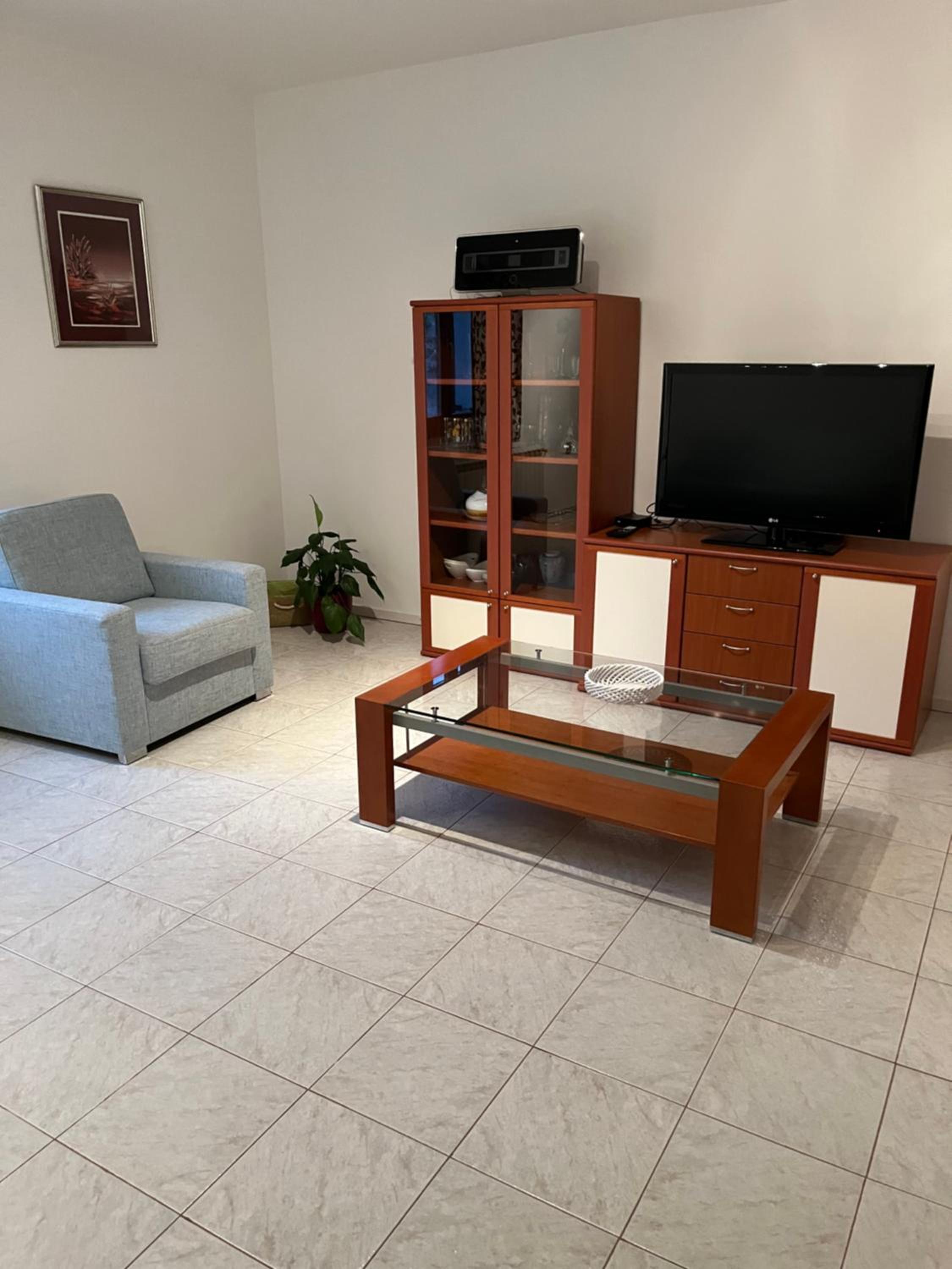 One-Bedroom Apartment - Photo 16