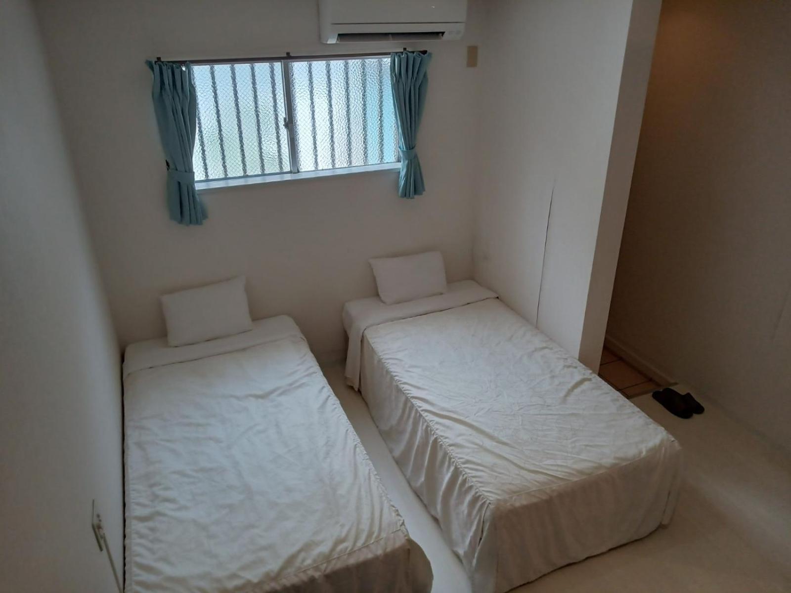 Standard Twin Room - Photo 8