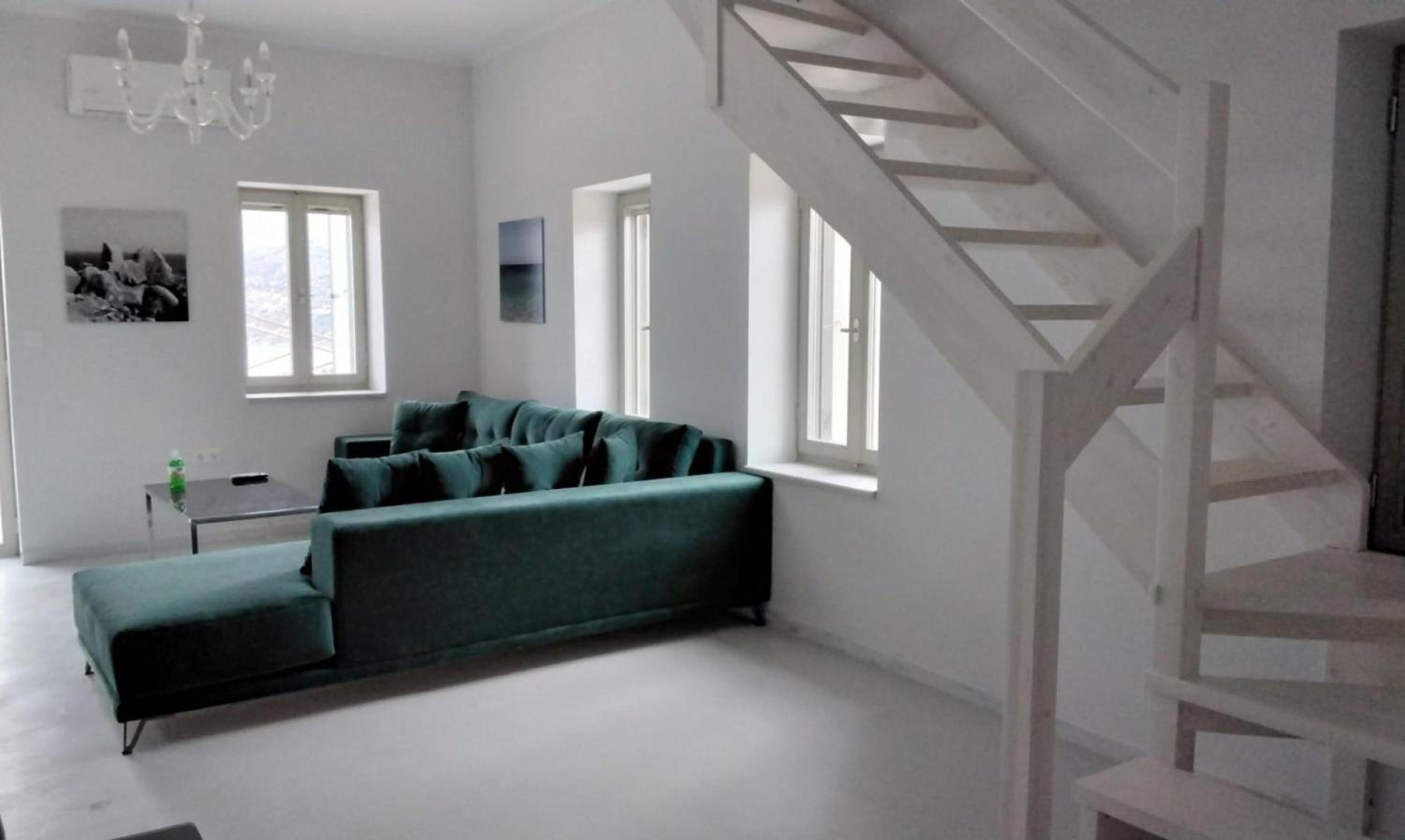 Two-Bedroom Townhouse - Photo 5