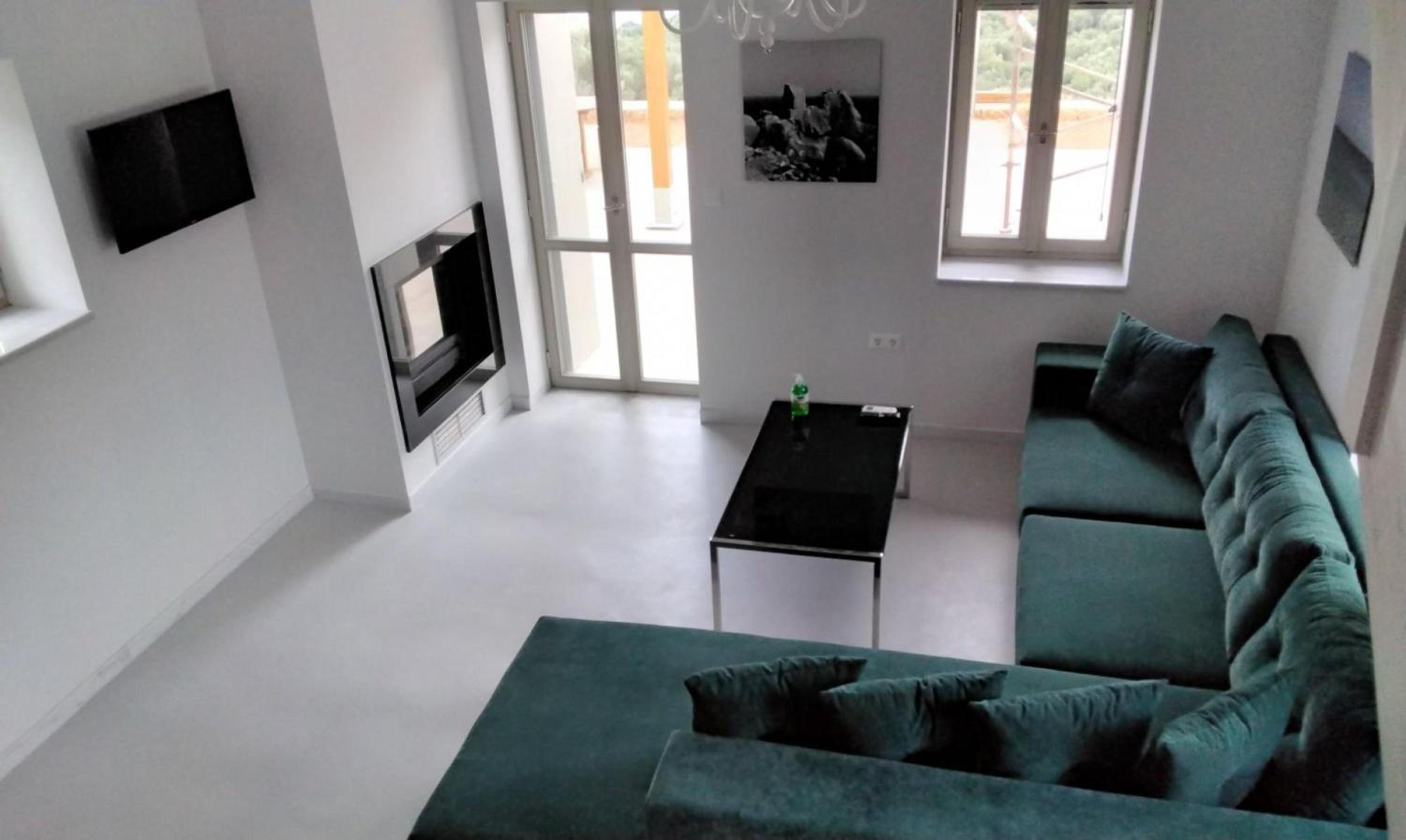 Two-Bedroom Townhouse - Photo 4