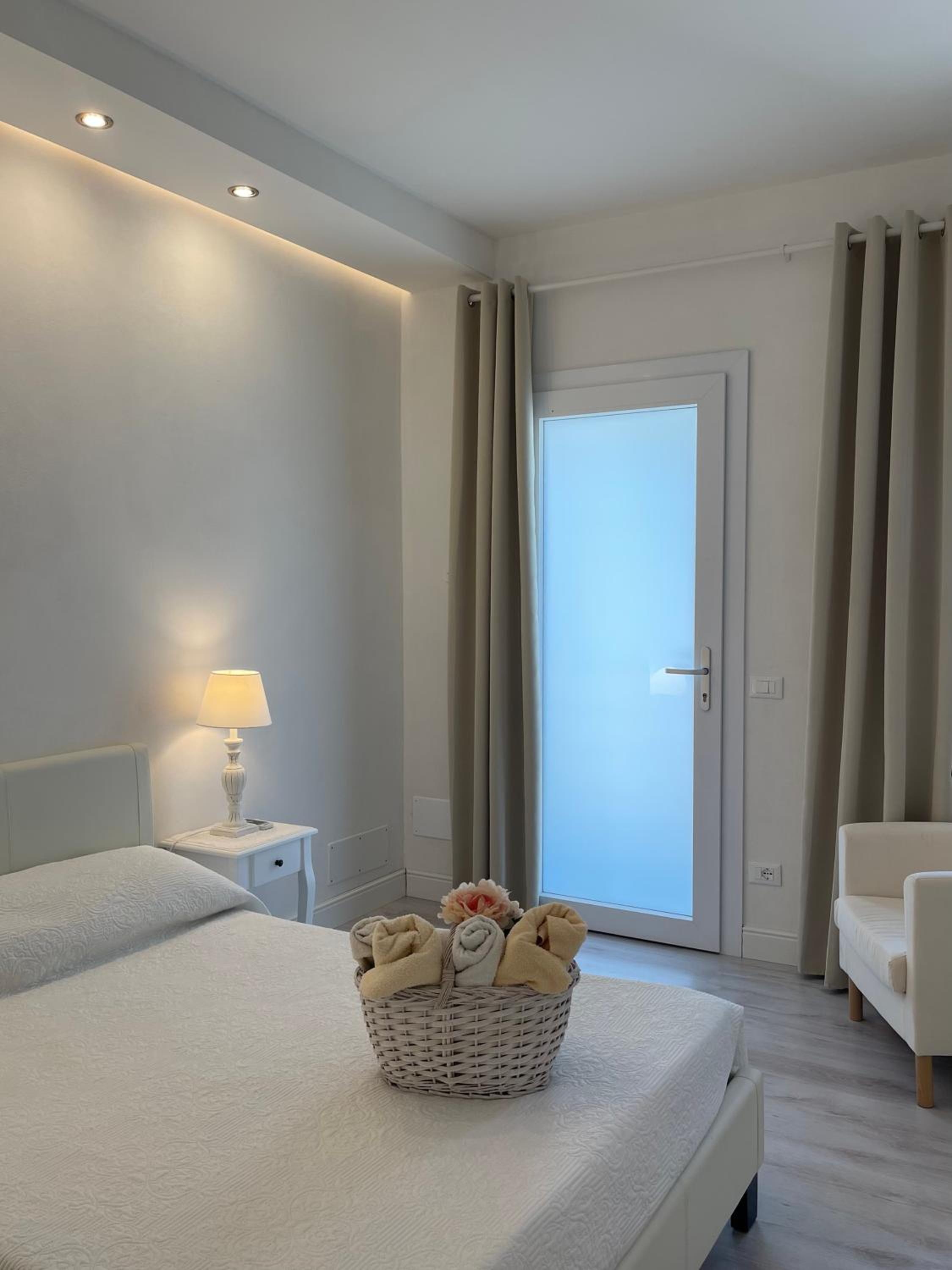 Small Double Room photo 1