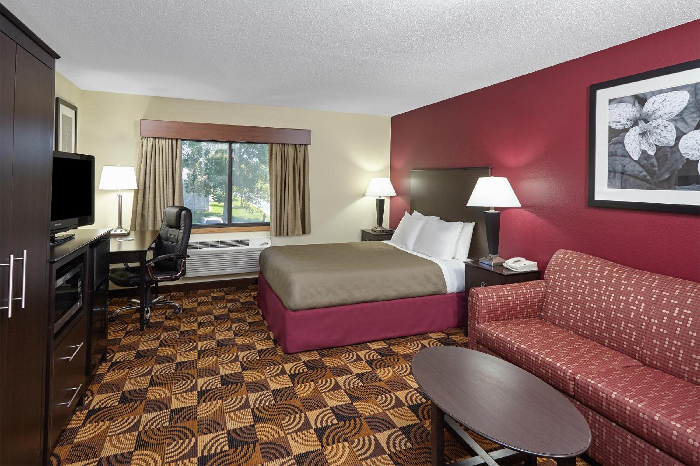 One-Bedroom Premier King Suite - Non-Smoking - Photo 1