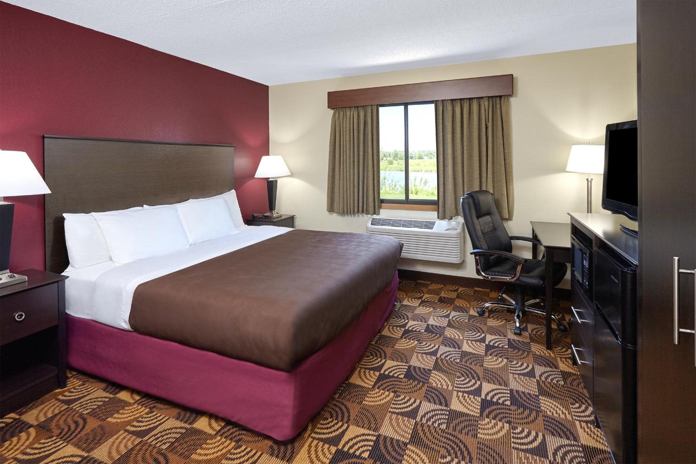 King Room - Non-Smoking - Photo 1