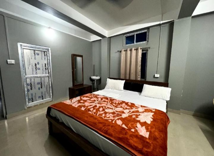 Standard King Room photo 1