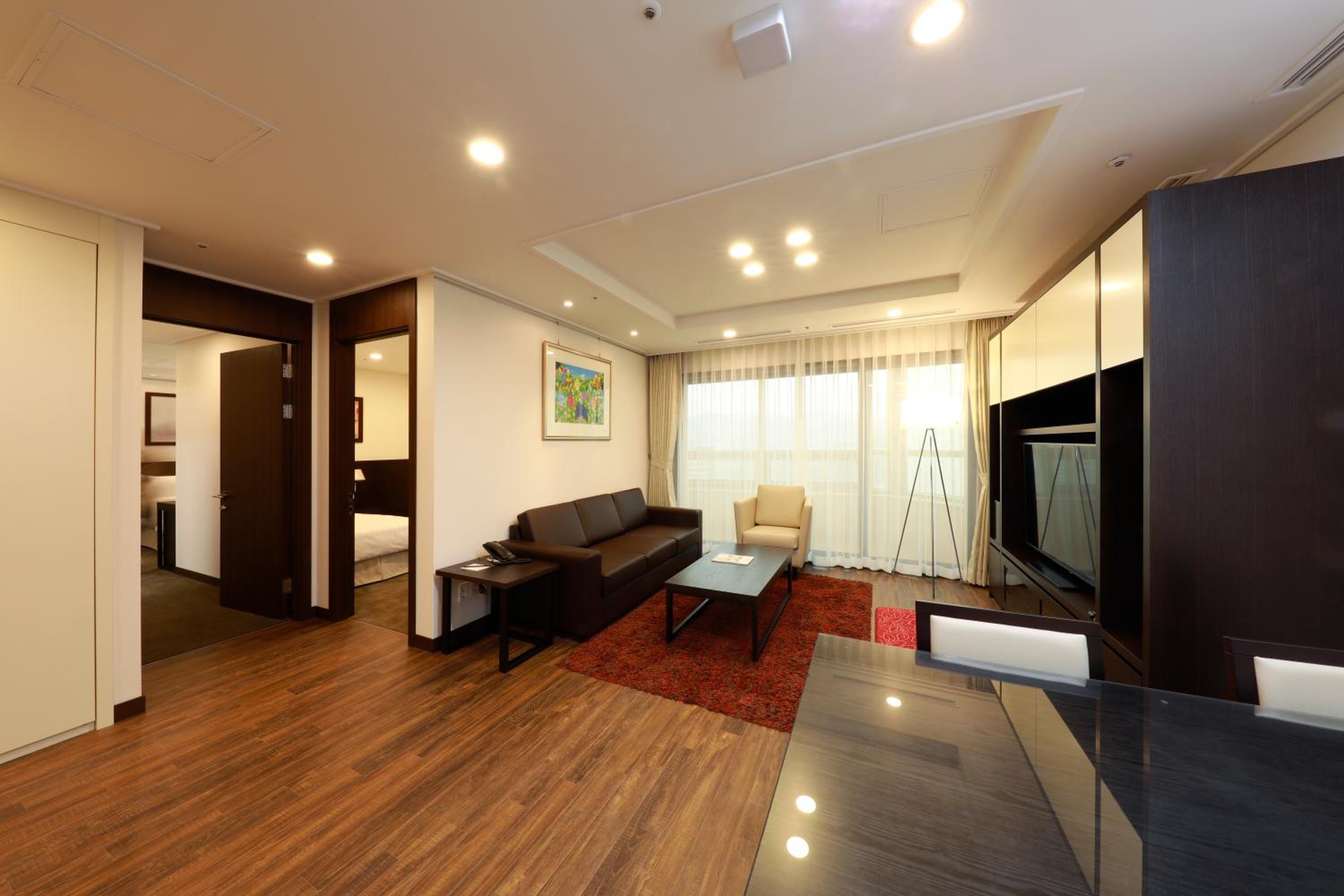 Two-Bedroom Premier Apartment (3 Adults) 15~21floor, 2 bathrooms