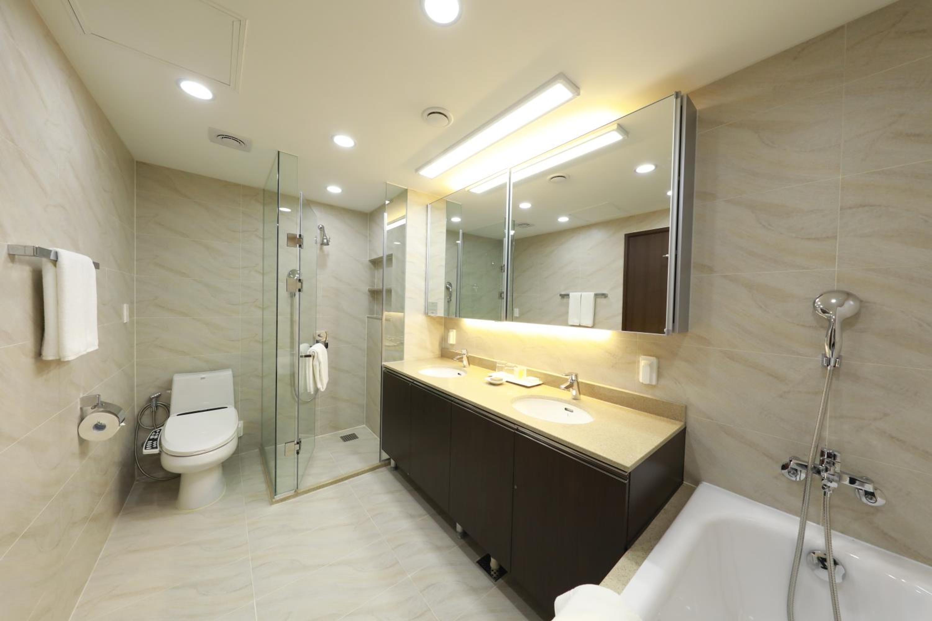 [ECO STAY-NO DAILY CLEANING] Two-Bedroom Premier Apartment (3 Adults) 15~21floor, 2 bathrooms