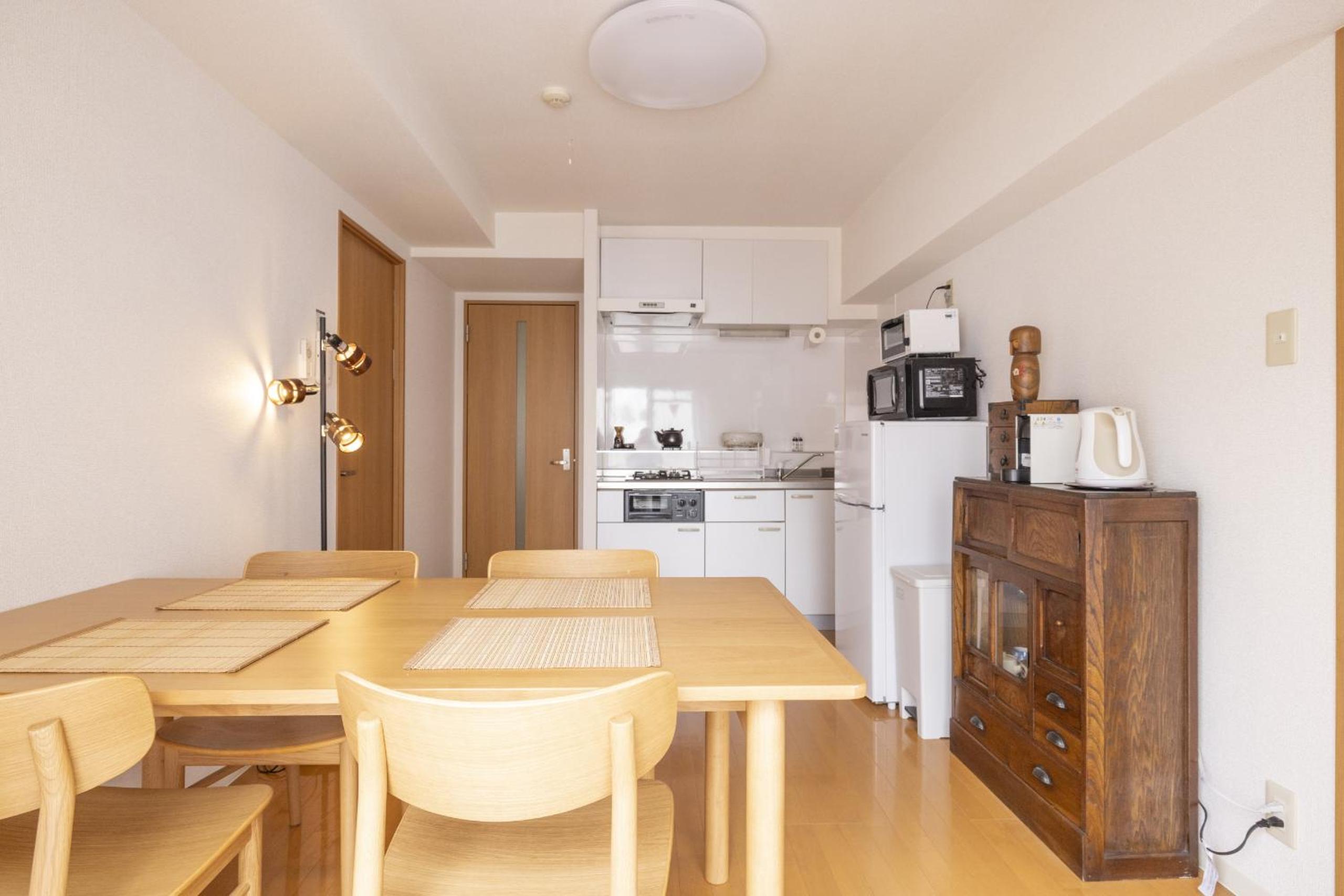 Three-Bedroom Apartment - High Floor photo 2