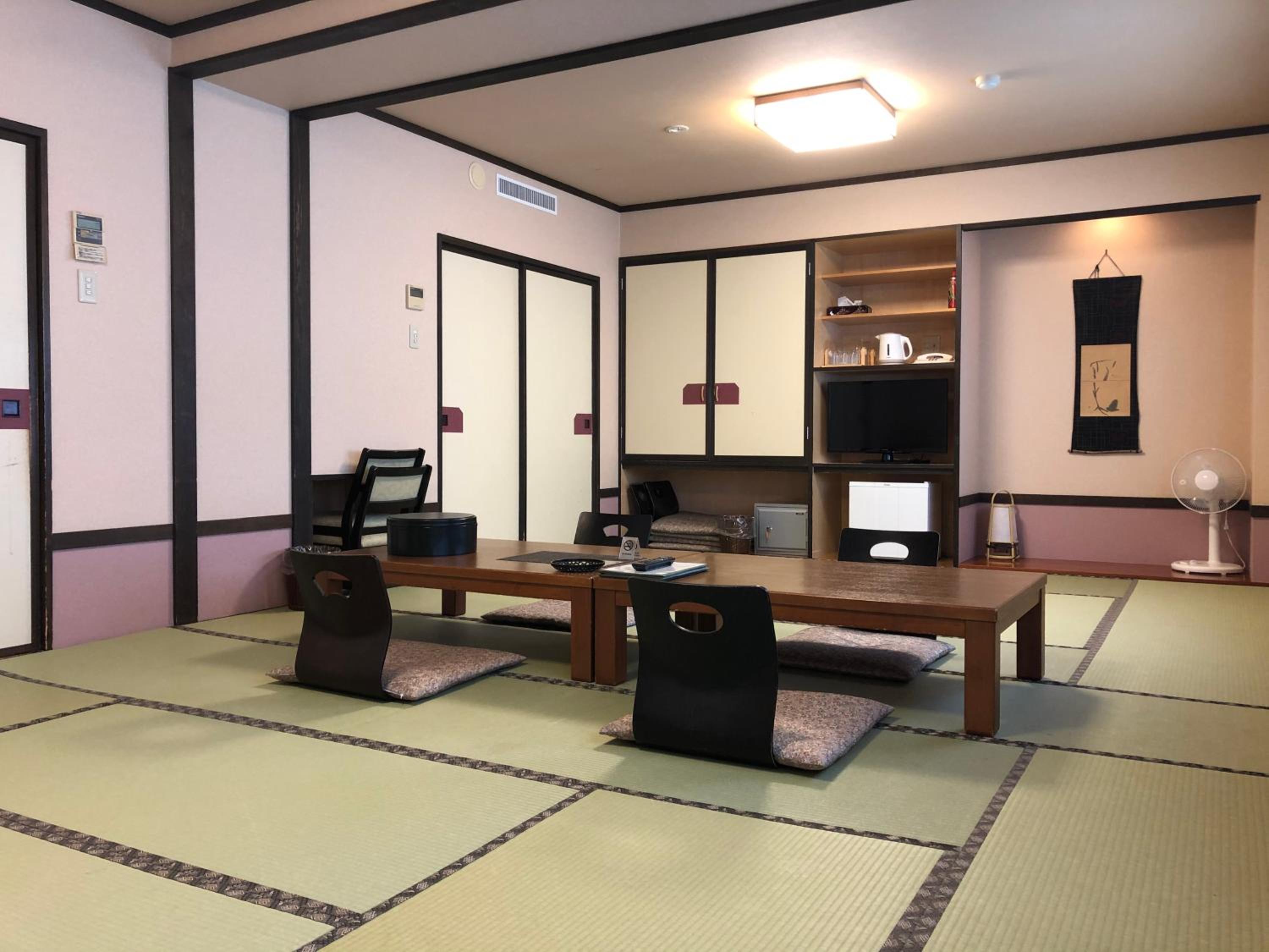 Japanese-Style Family Room with Shared Bathroom - Non-Smoking