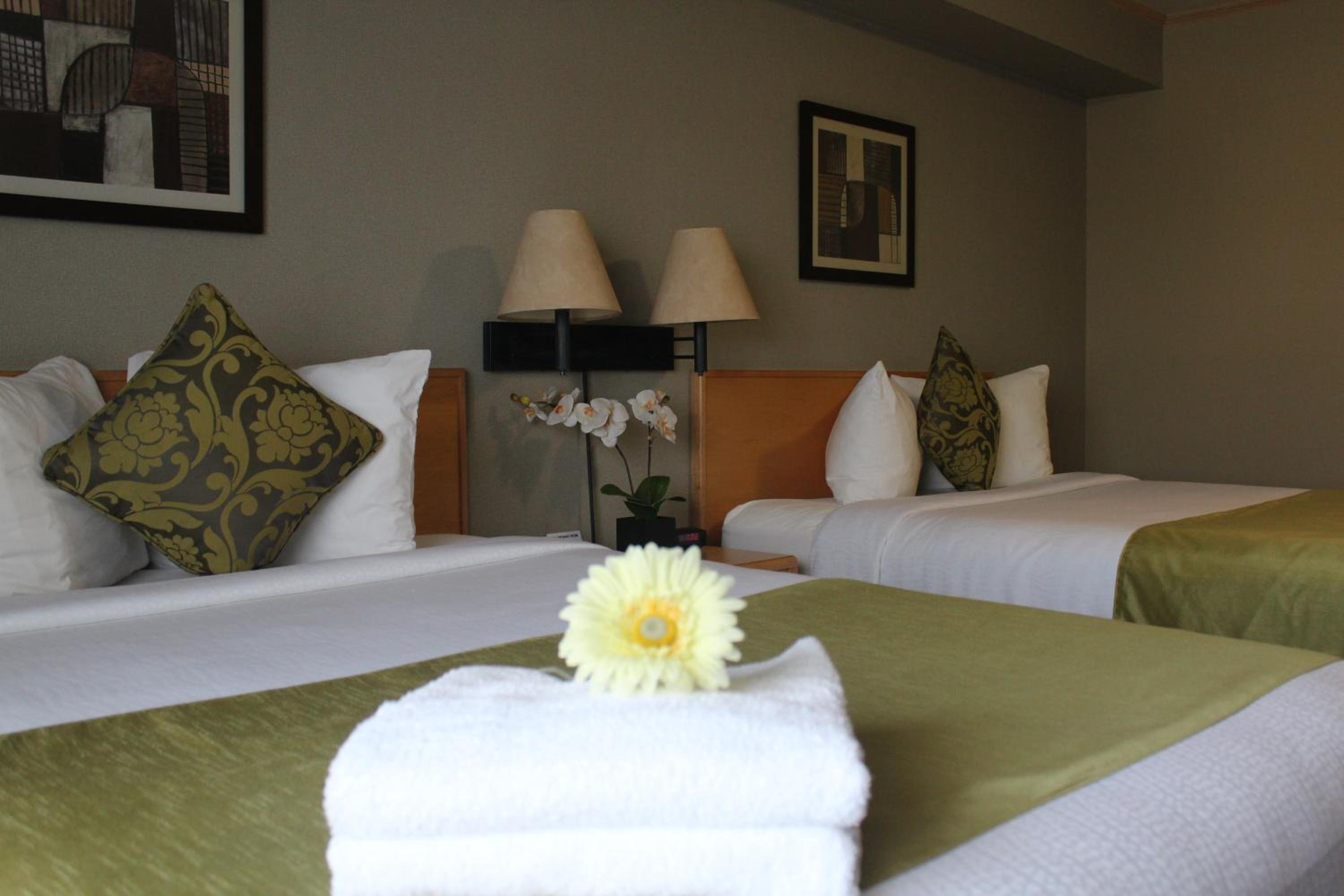 Superior Queen Room with Two Queen Beds - Non-Smoking - Photo 5