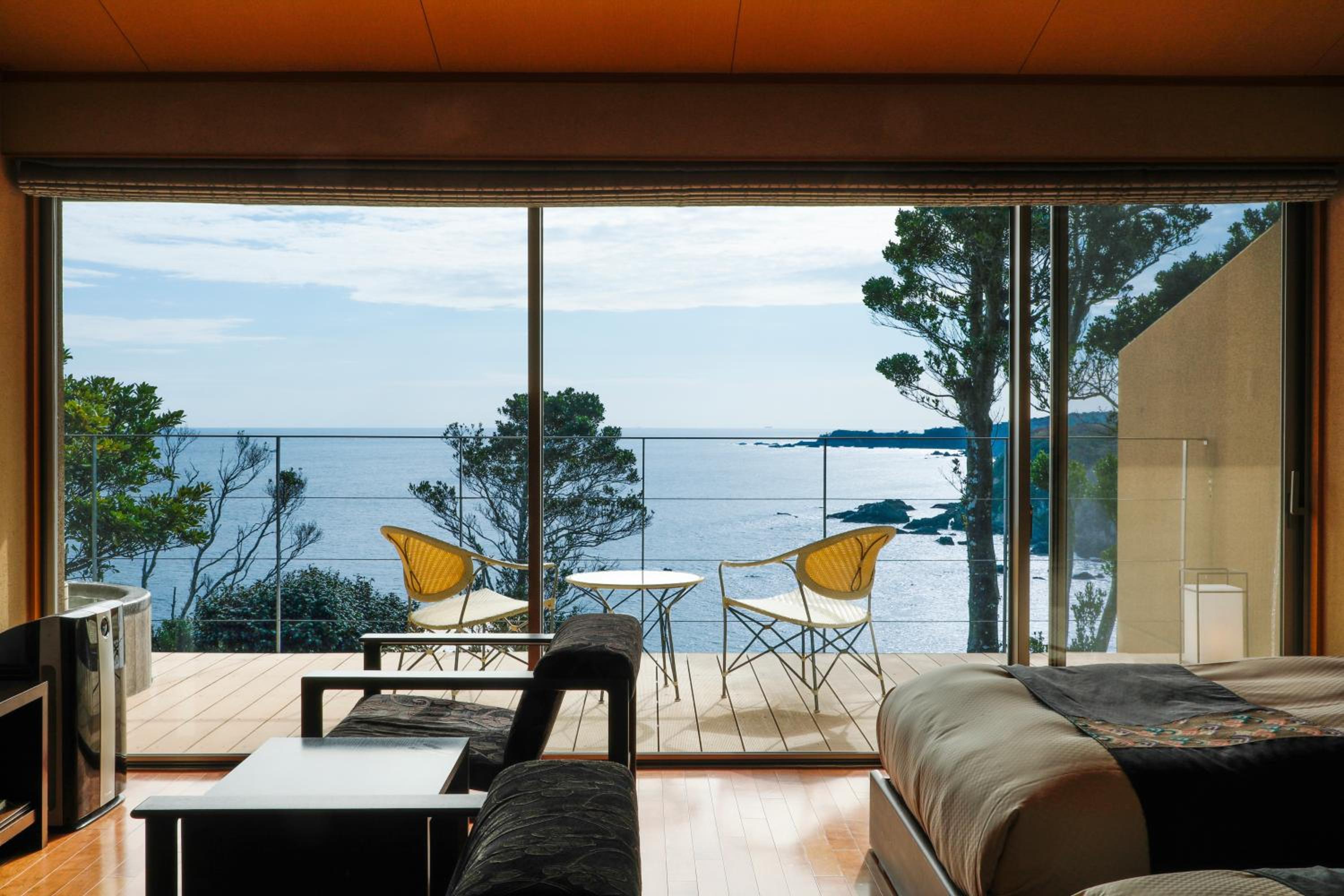 Deluxe Triple Room with Sea View photo 2