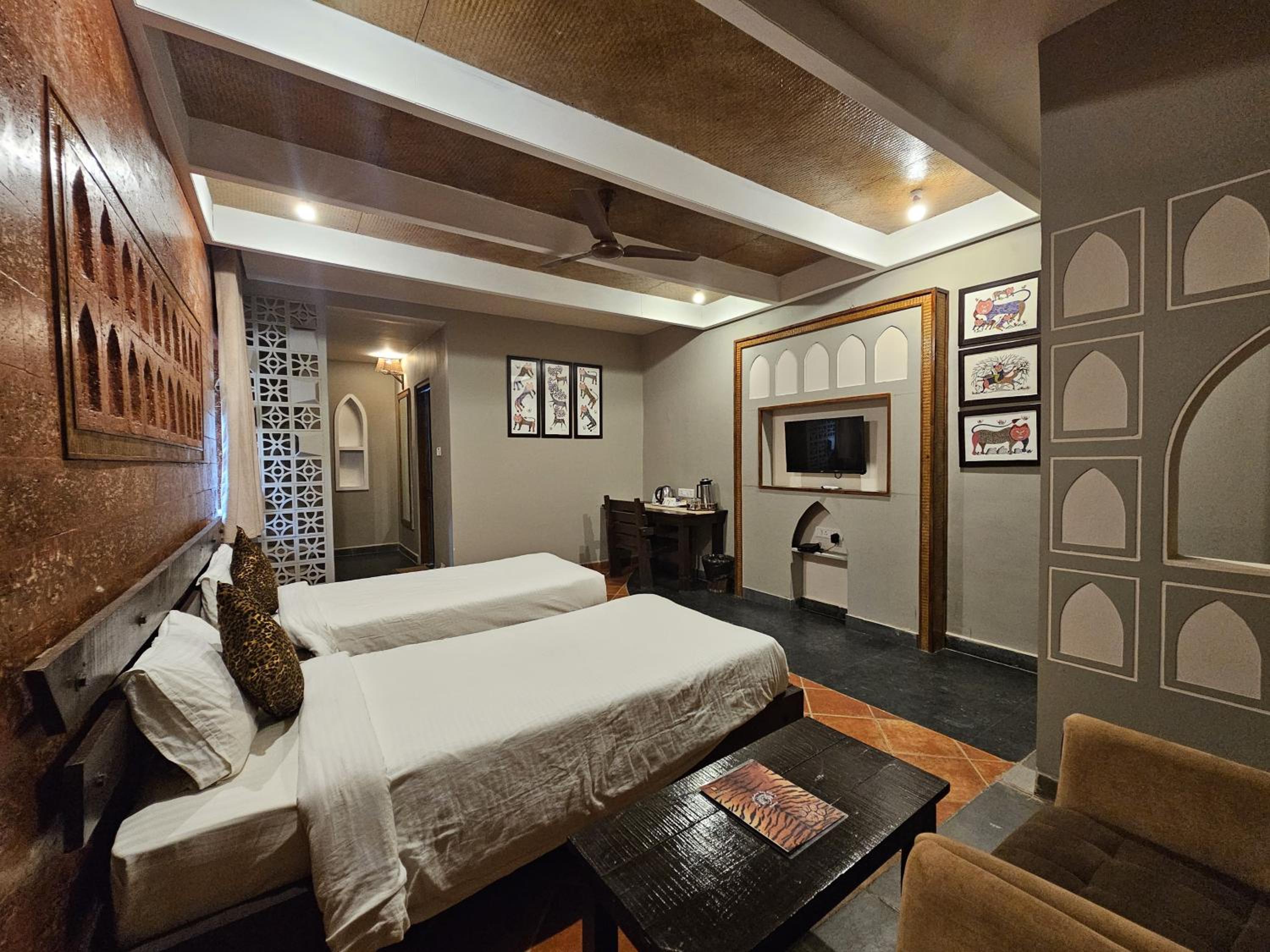 Deluxe Room - Photo 20