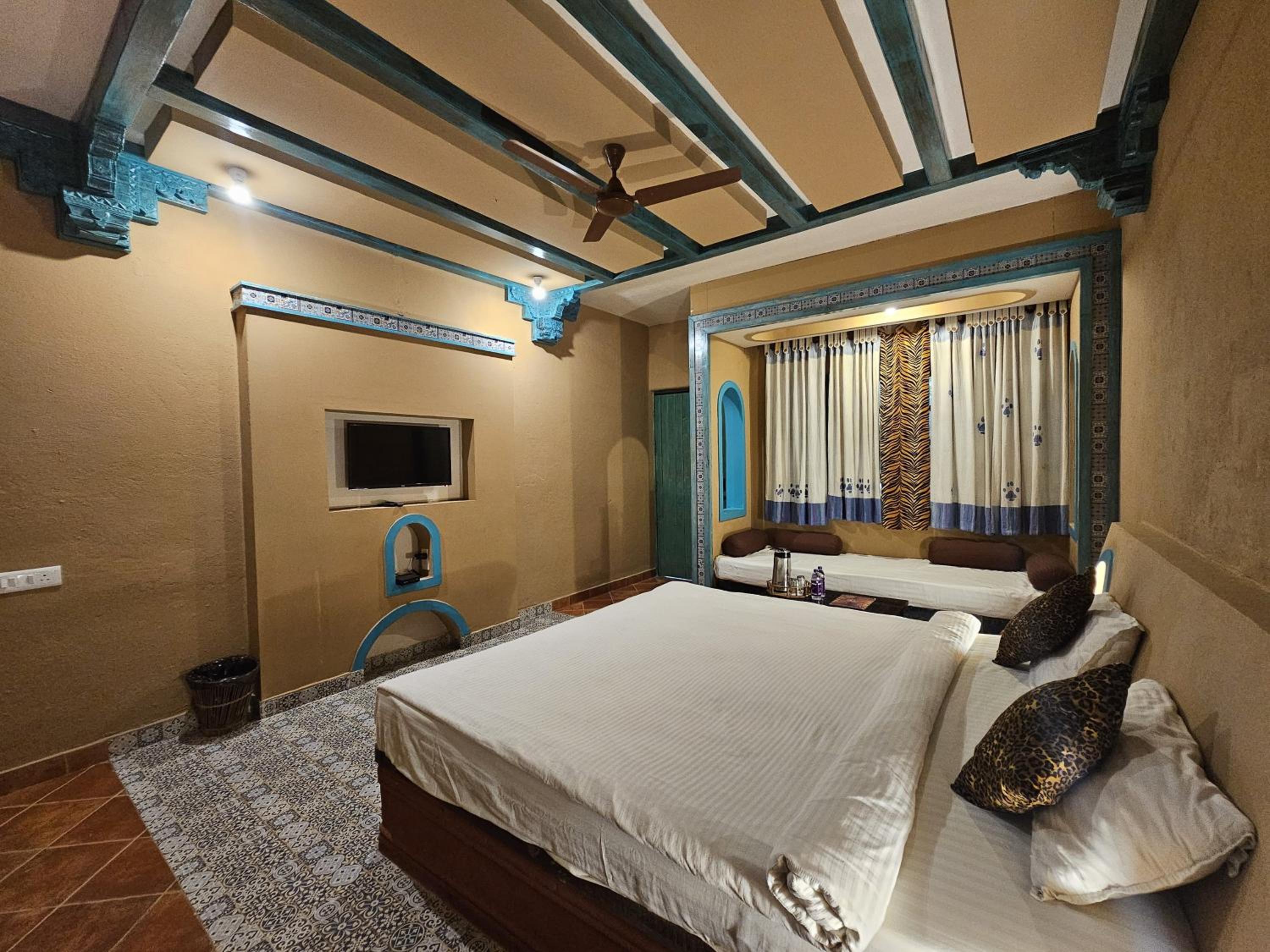 Deluxe Room - Photo 2