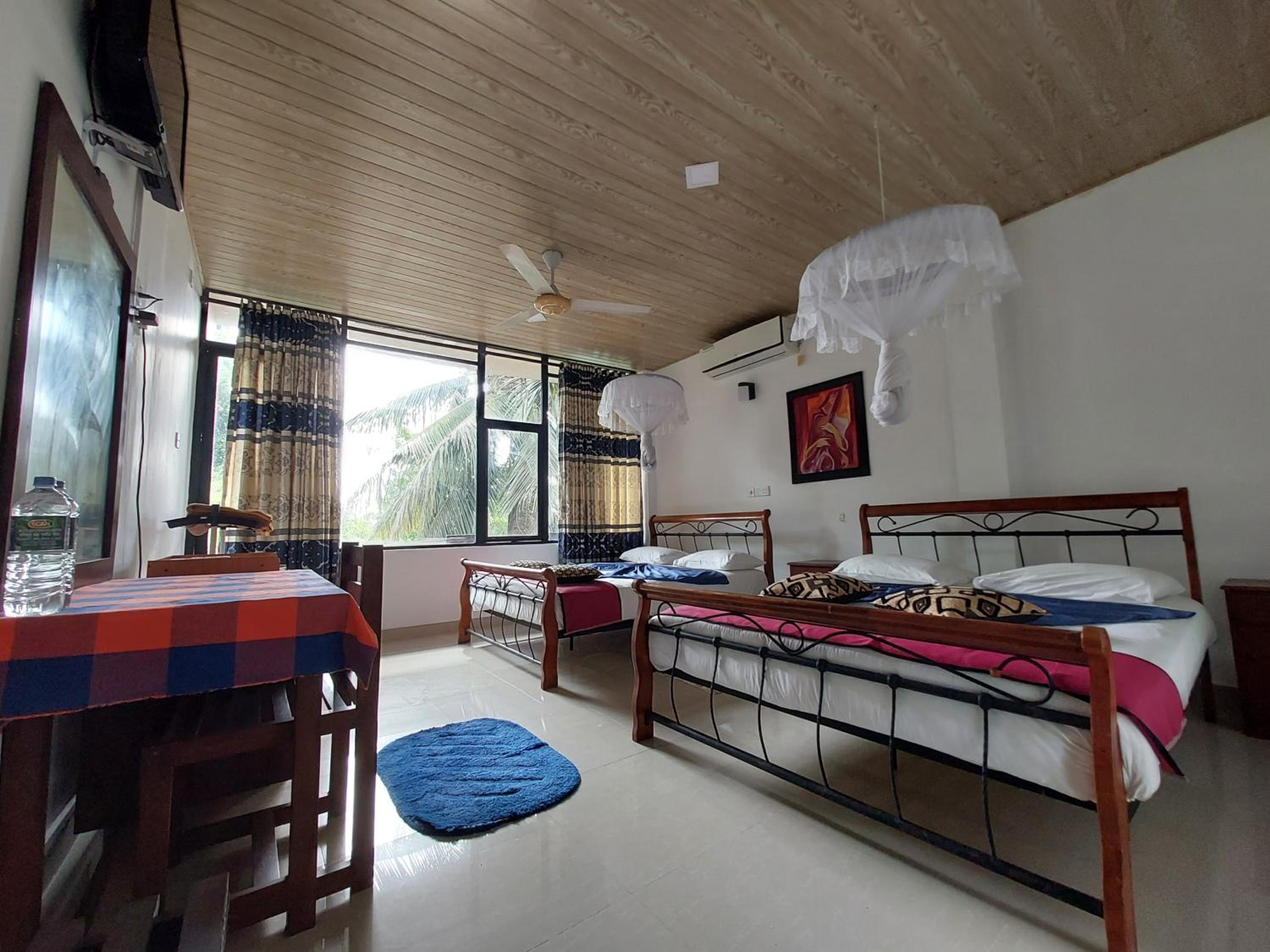 Family Room with Balcony photo 3