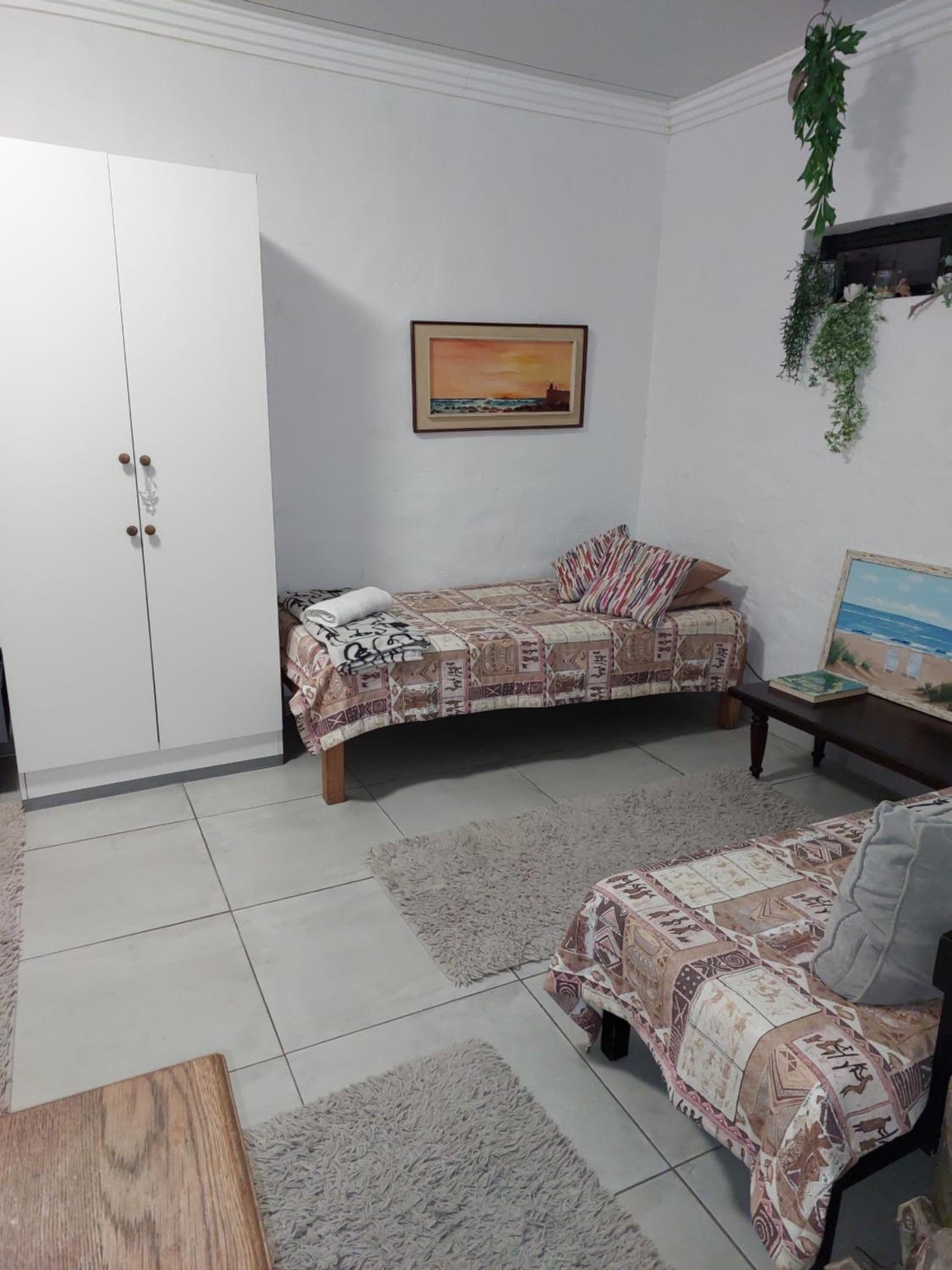 Three-Bedroom House photo 3