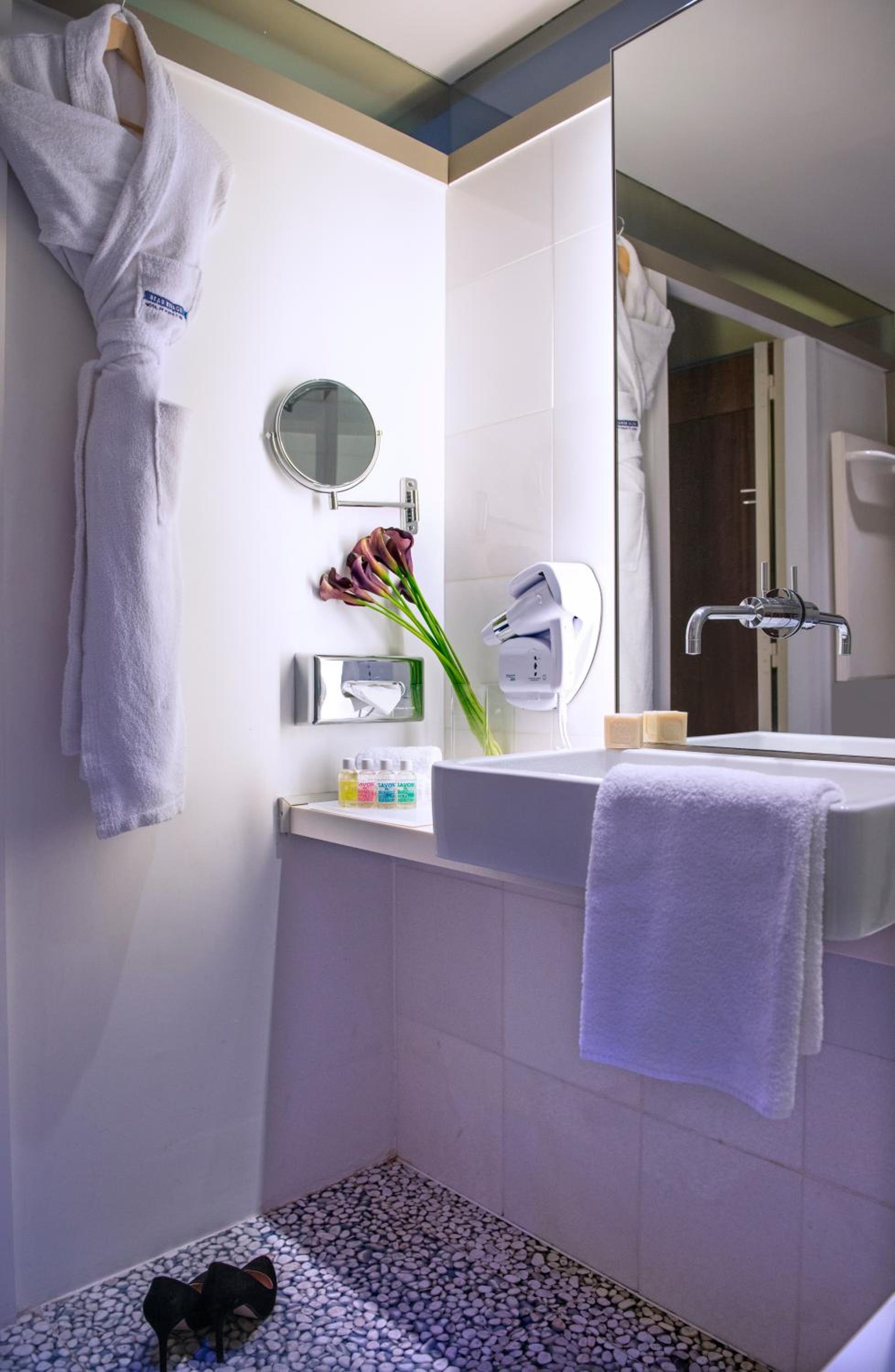Executive Room - Photo 9