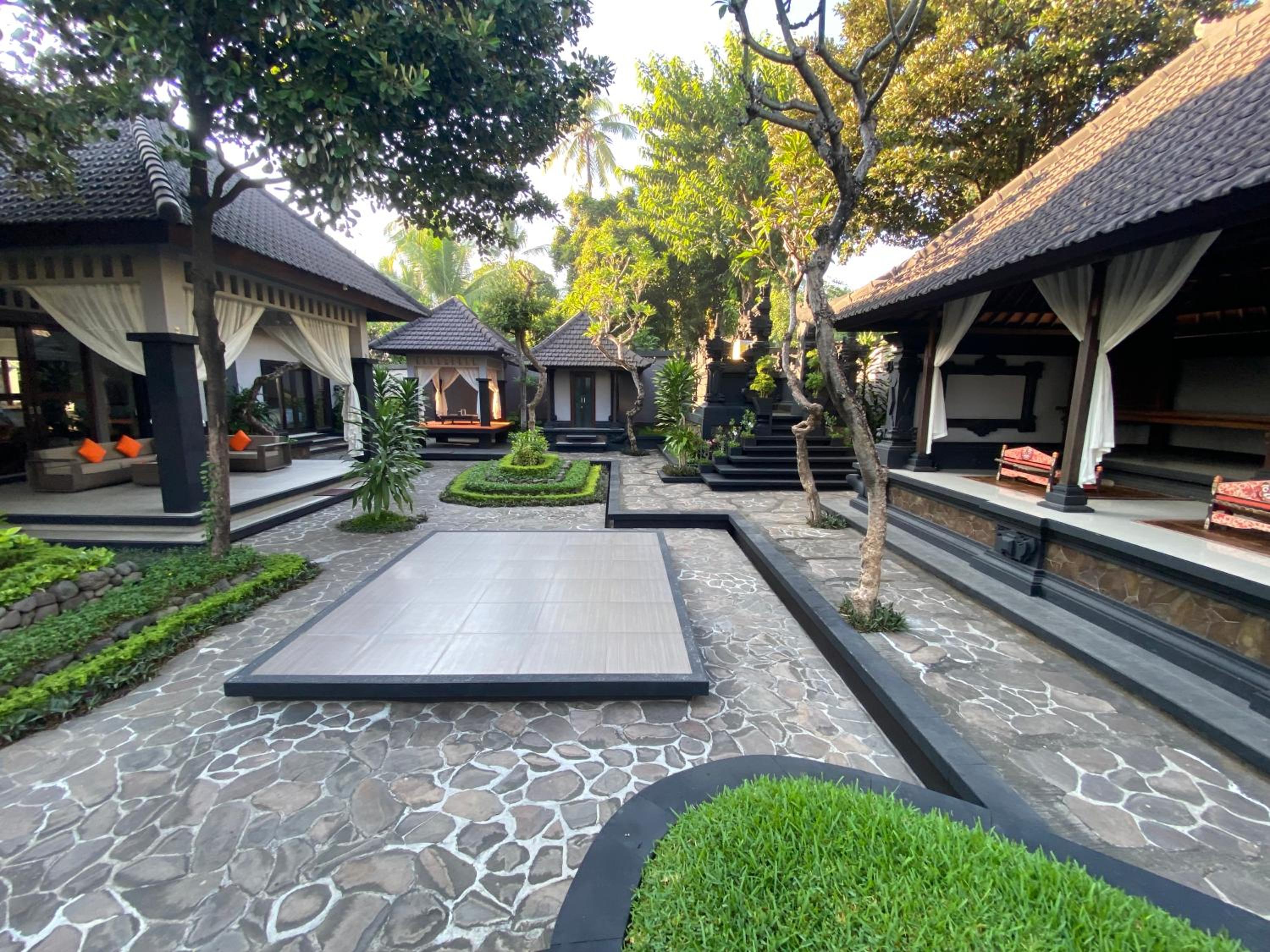 Villa photo 3