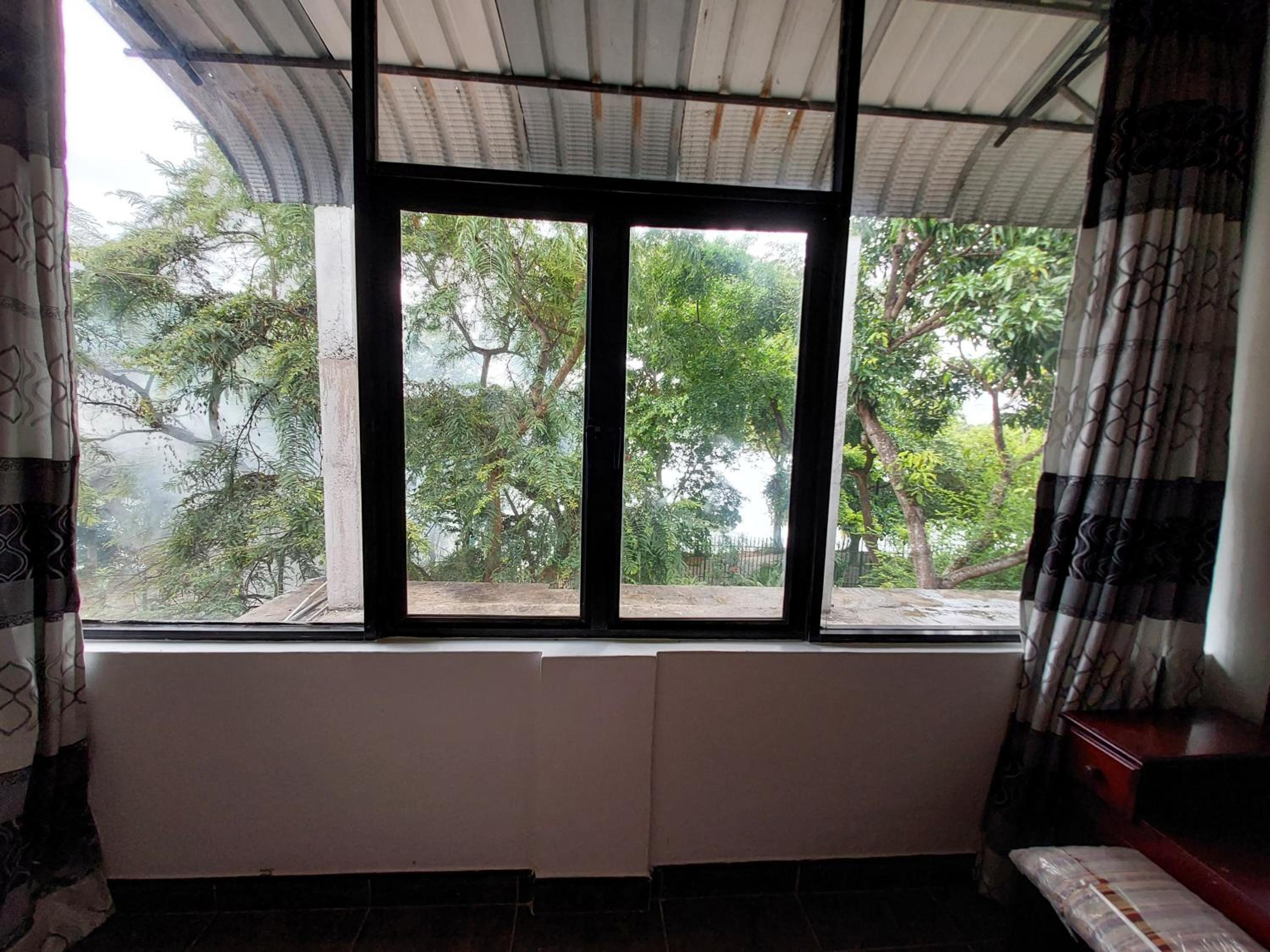 Deluxe Double or Twin Room with Lake View photo 2
