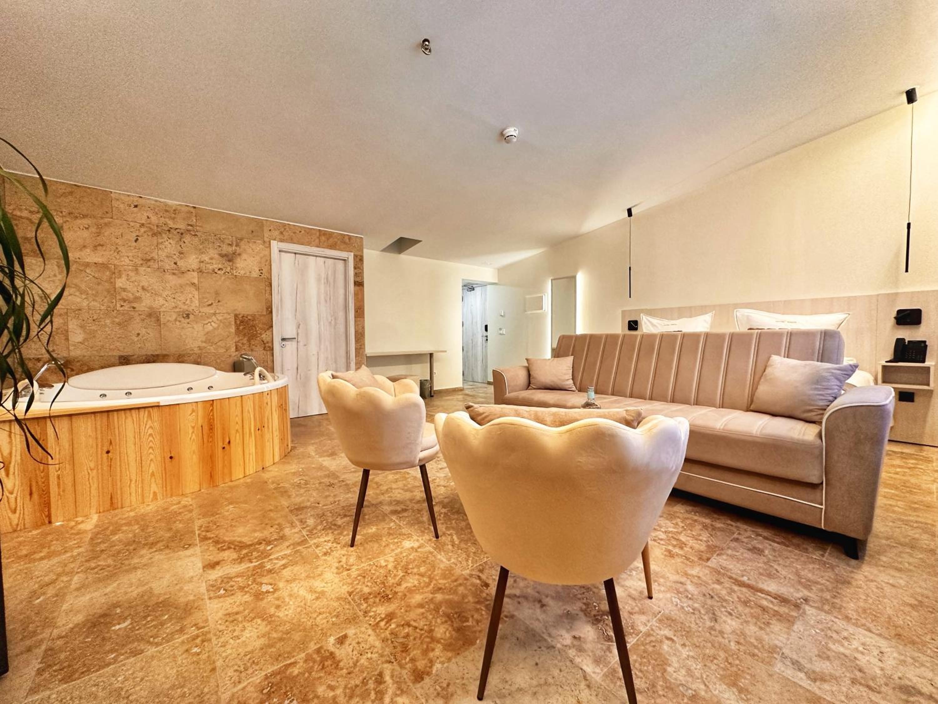 Suite Deluxe Suite Deluxe