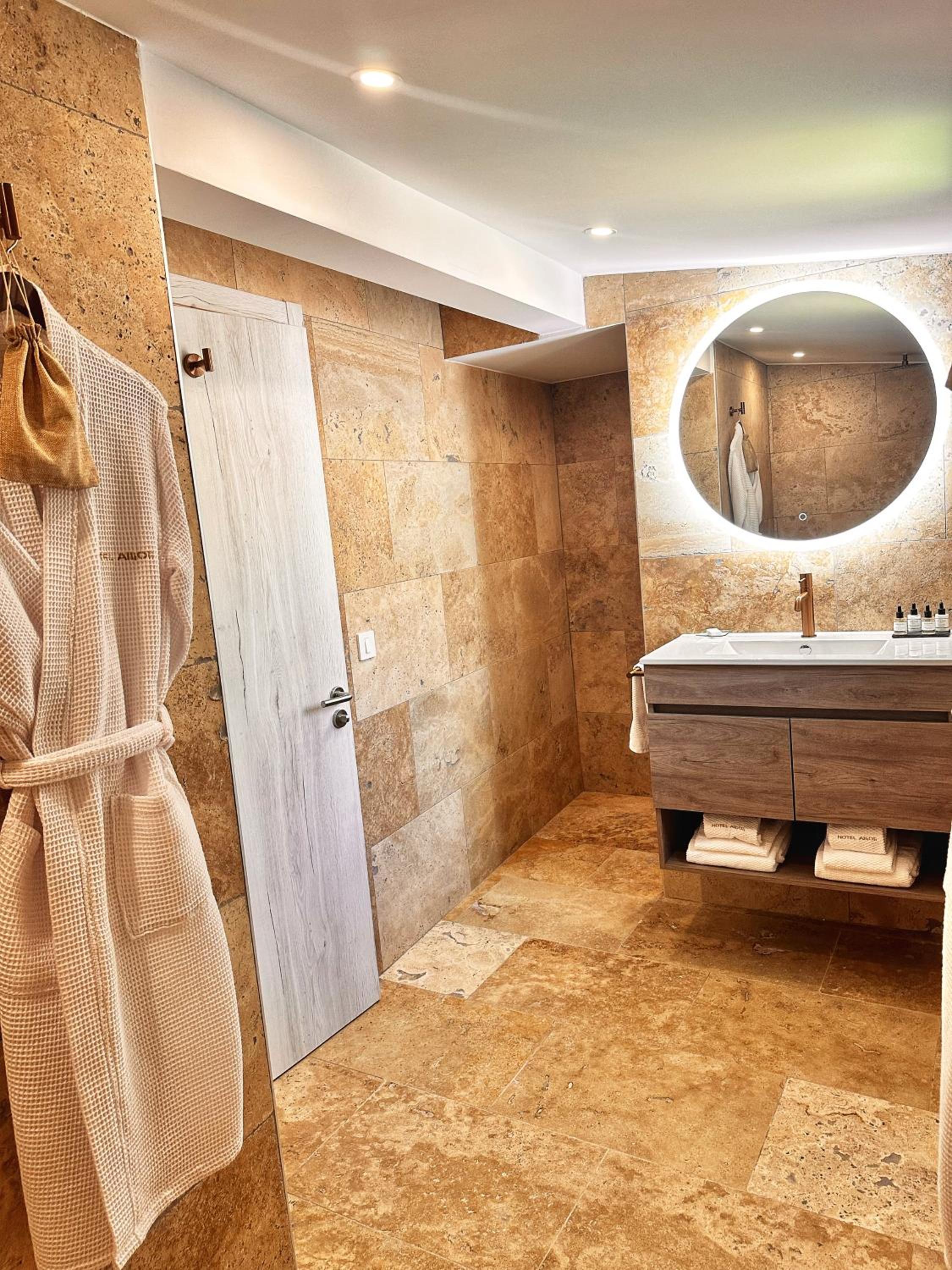 Junior Suite Single with Jacuzzi Breakfast included photo 3