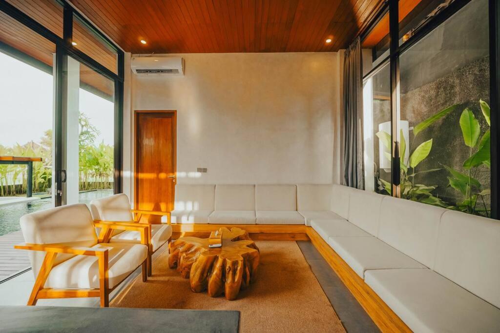 Villa photo 1
